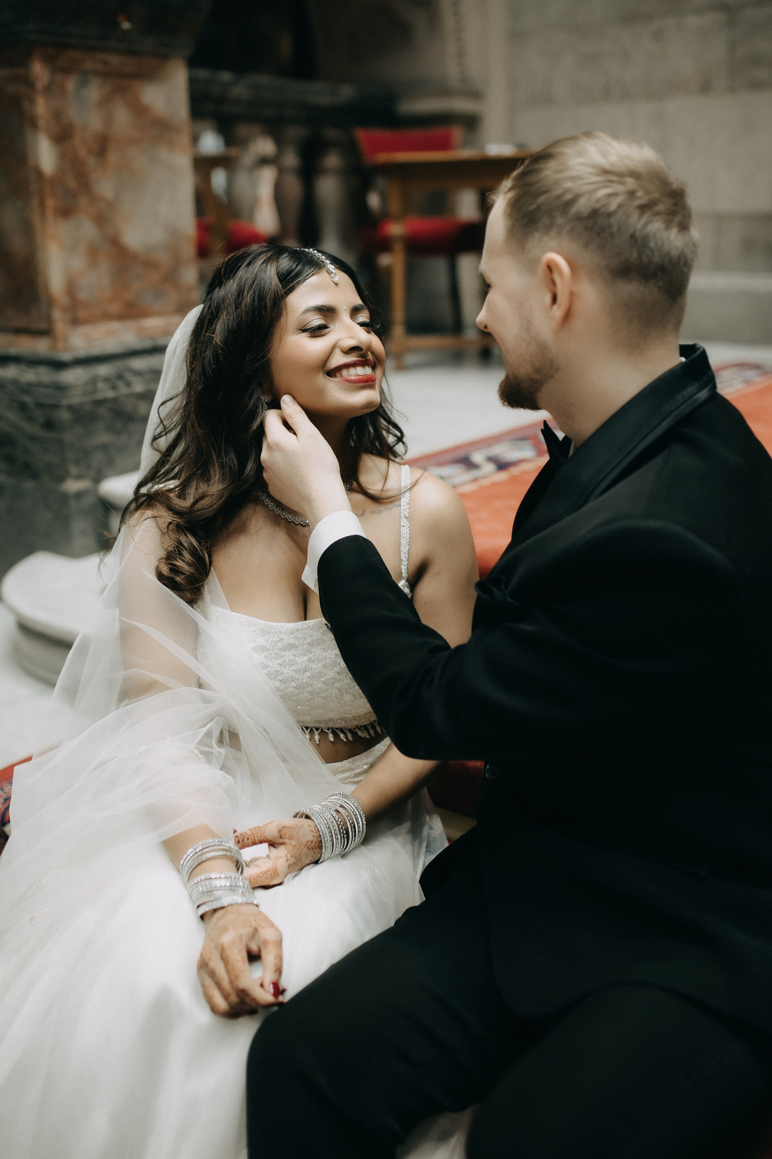 Ayushi and Tomasz. Wedding and Portrait Photographer Evie Moon