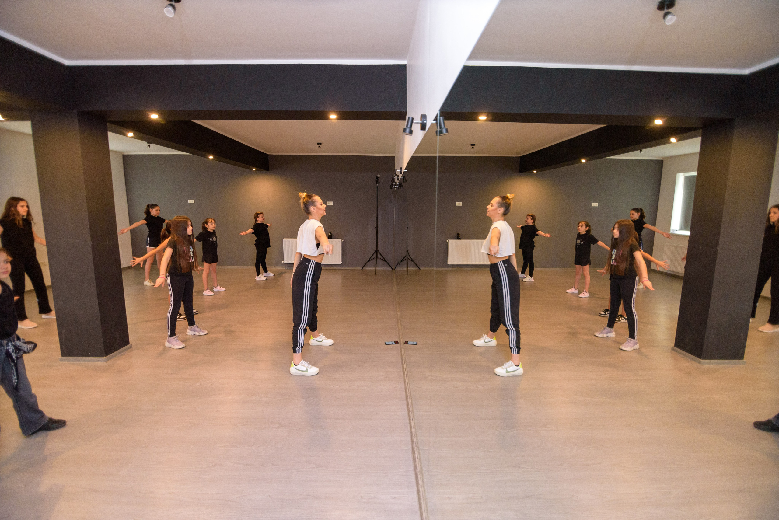 Fotograf corporate, sedinta foto business, pret fotograf corporate, Servicii Profesionale pentru Evenimente de Business, Portrete business, fotografii pentru evenimente organizate de companii, fotografie de produs, Poze business bucuresti, Fotografii profesionale bucuresti,Fotografii portret profesionale