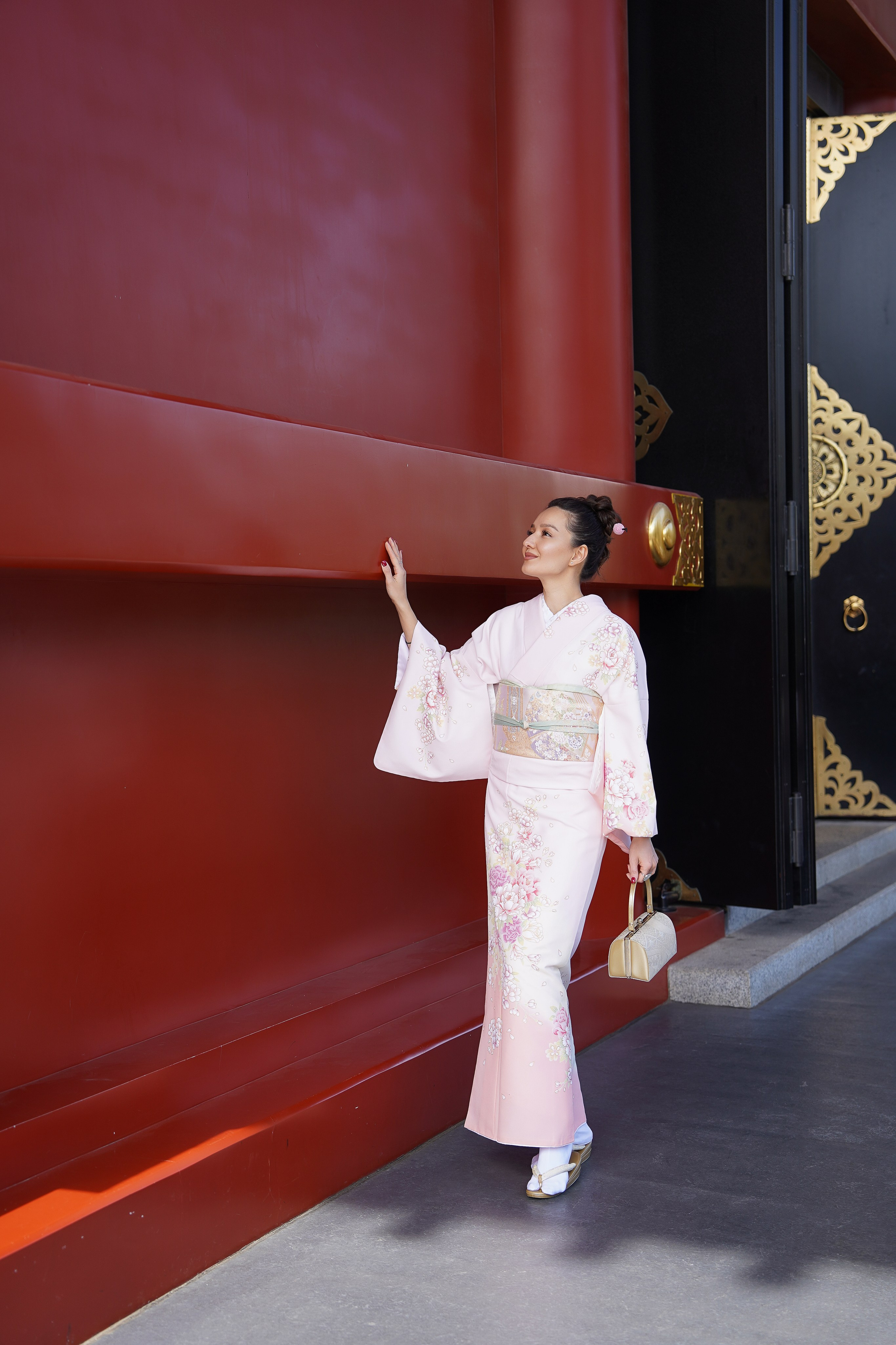 Khusnora. Фотограф в Токио Япония