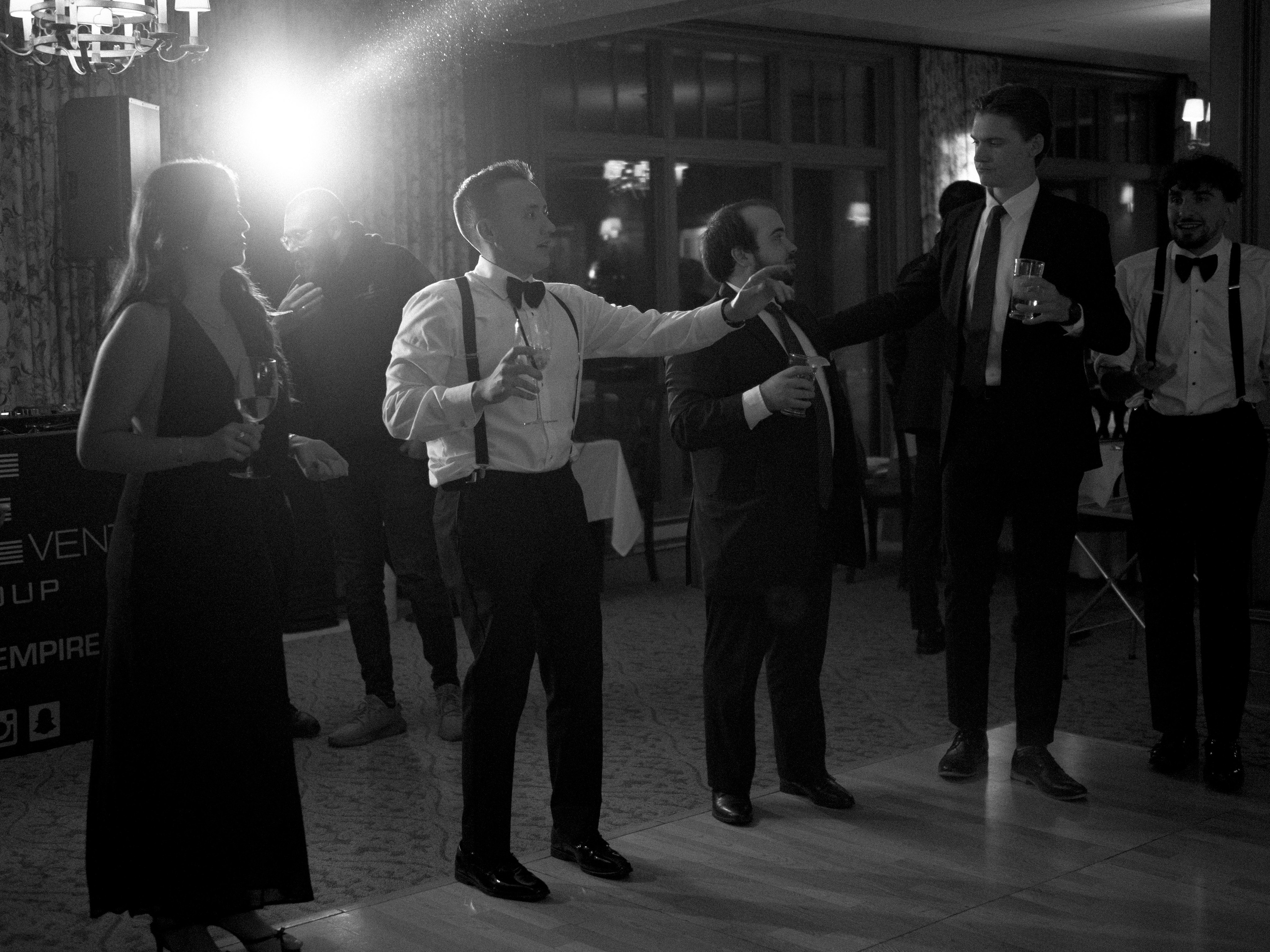 Wedding of Cassandra and Loïc in Beaconsfield, Montreal. Wedding and Family Photography Montreal Muriel Oe Photo