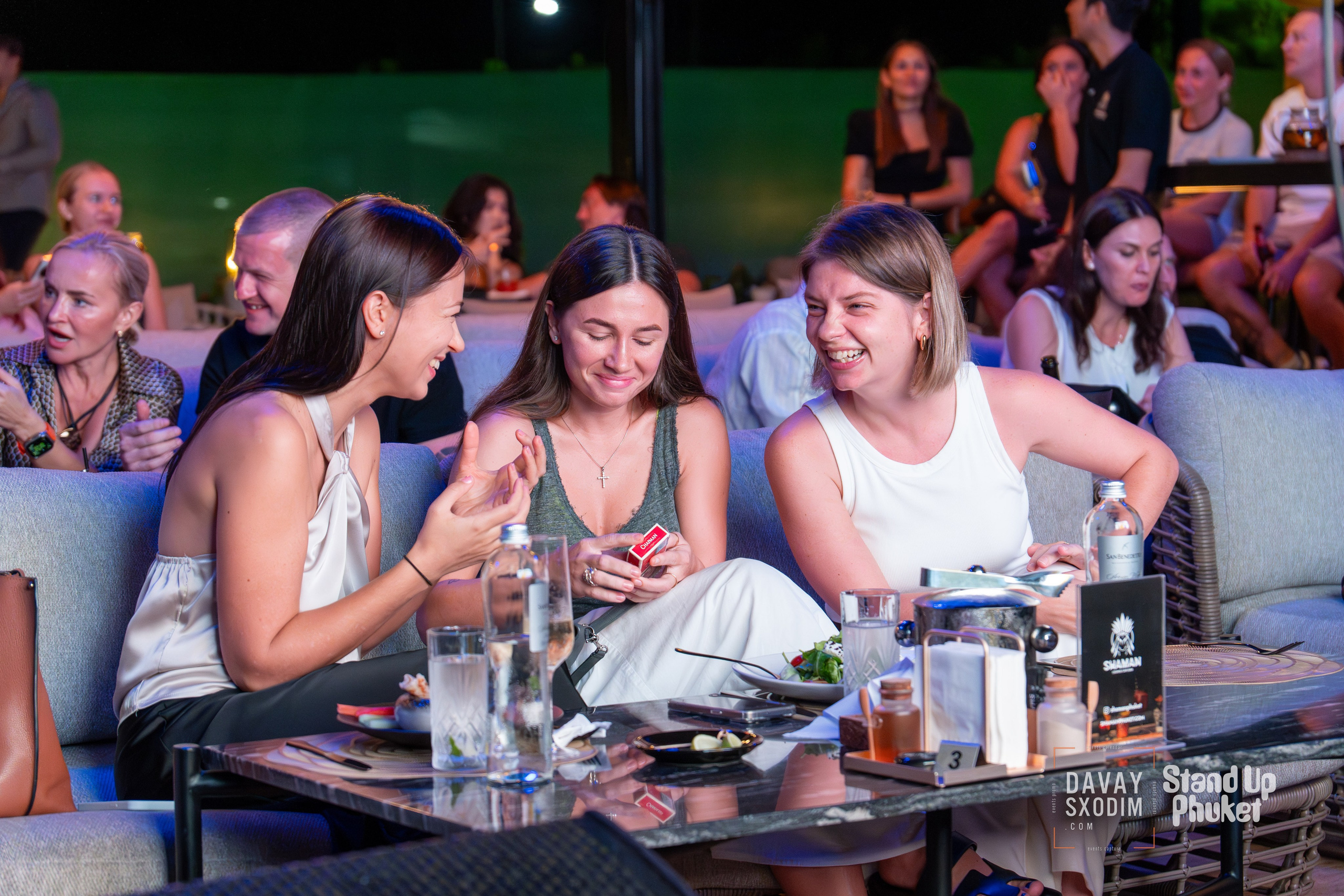 Standup Влада Лапина | Фоторепортаж | Афиша | DAVAYSXODIM.com PHUKET. АФИША|ФОТОРЕПОРТАЖИ|ИВЕНТЫ|ПХУКЕТ