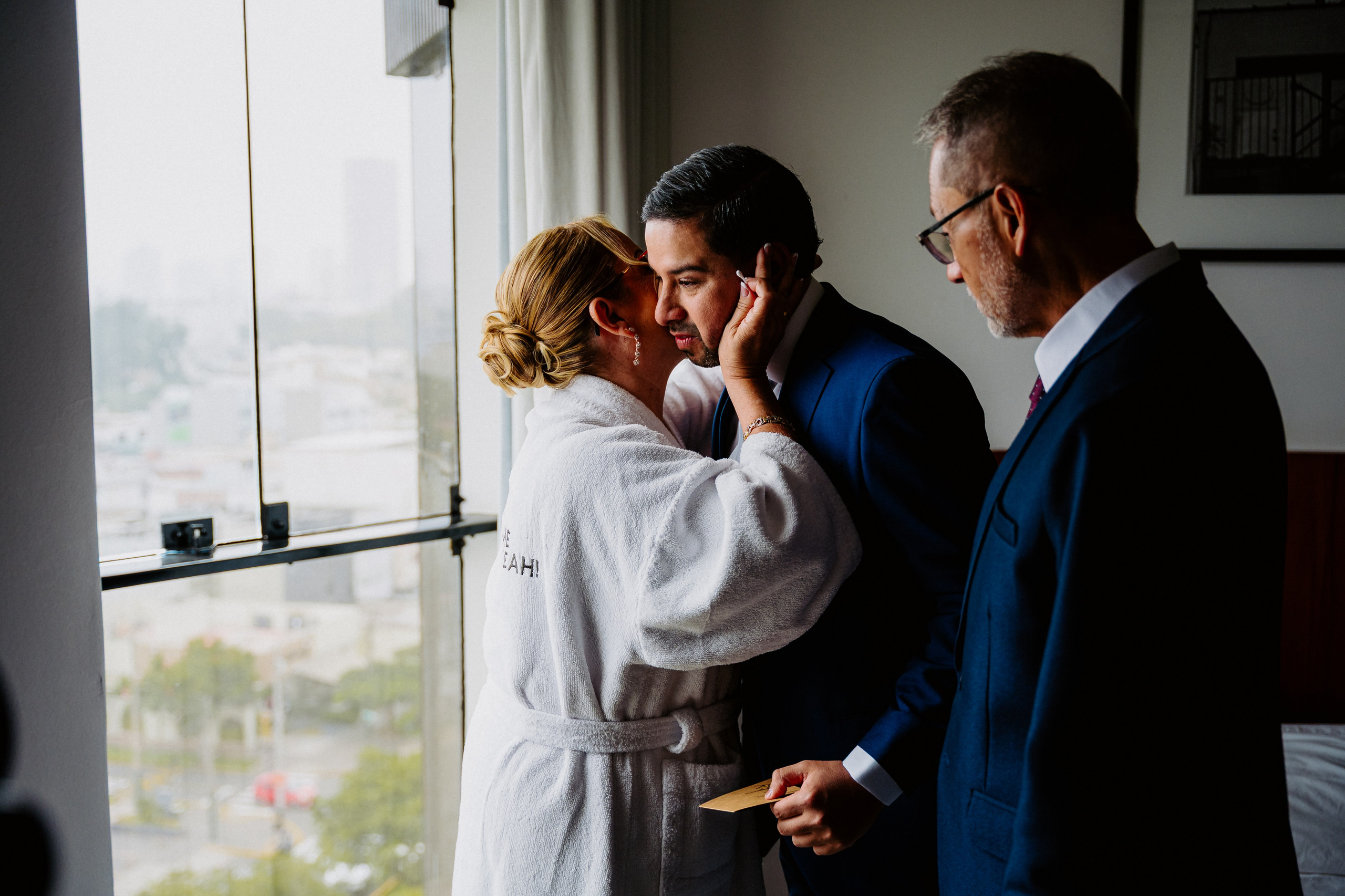 Perspectiva del novio. Fotógrafo de Bodas en Lima | Ronhy Altamirano. Fotografía narrativa y cinematográfica para bodas, quinceañeras y eventos exclusivos