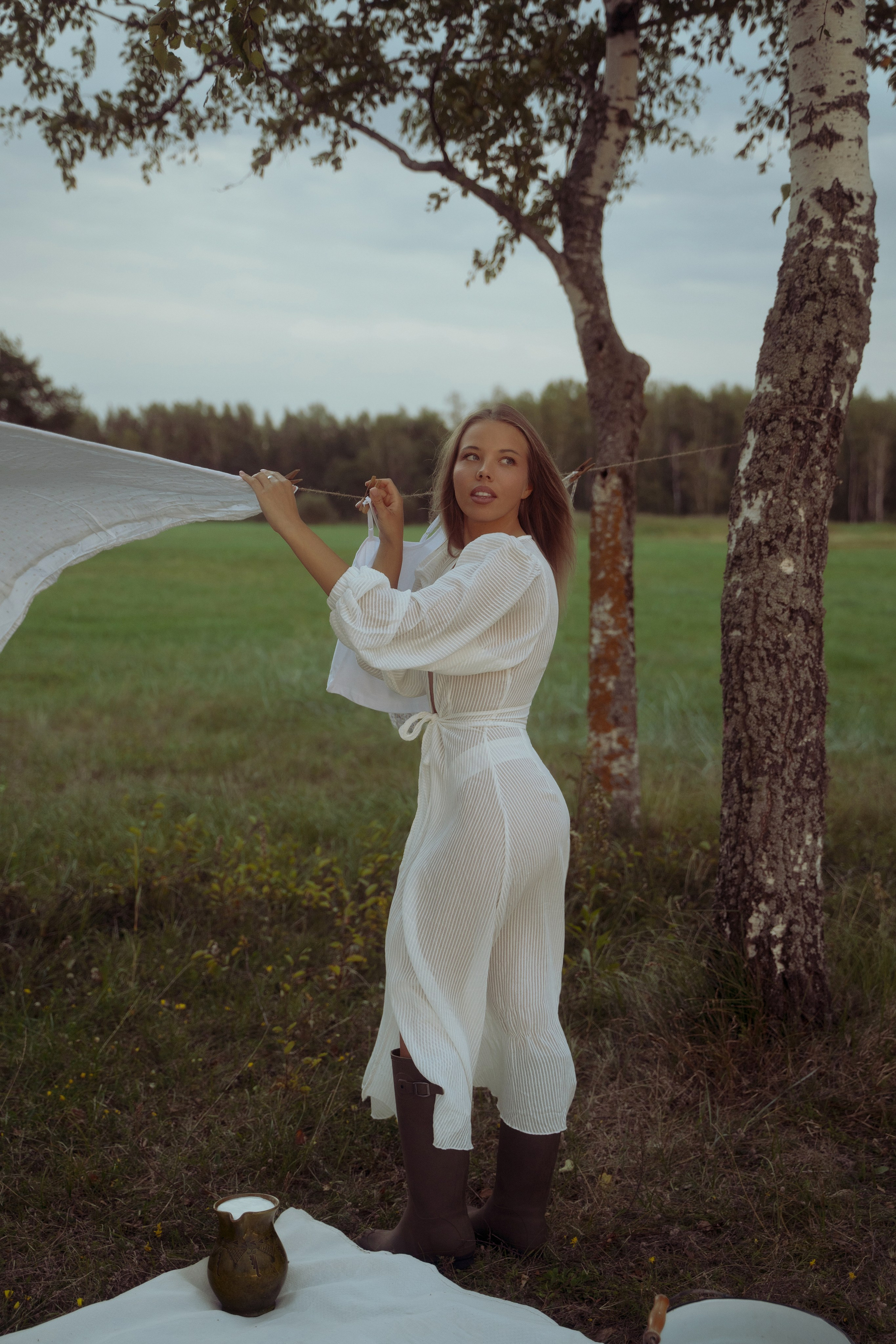 Storm, linen and milk