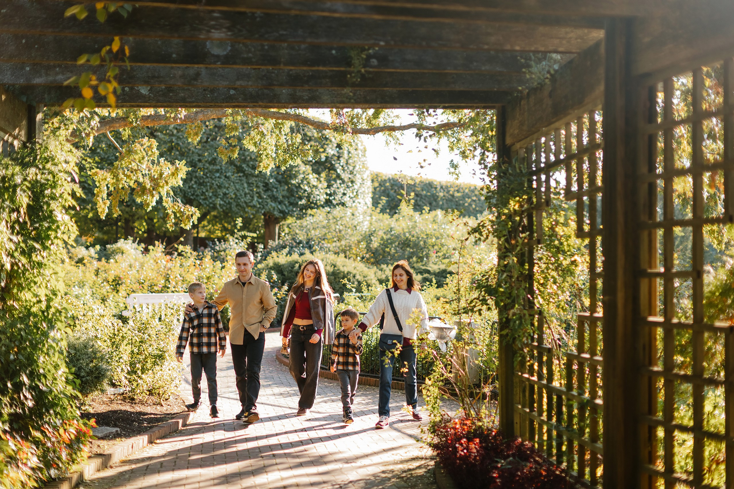 10.26.25 Family Photoshoot. Wedding family event photographer in Chicago Nick Yushevich