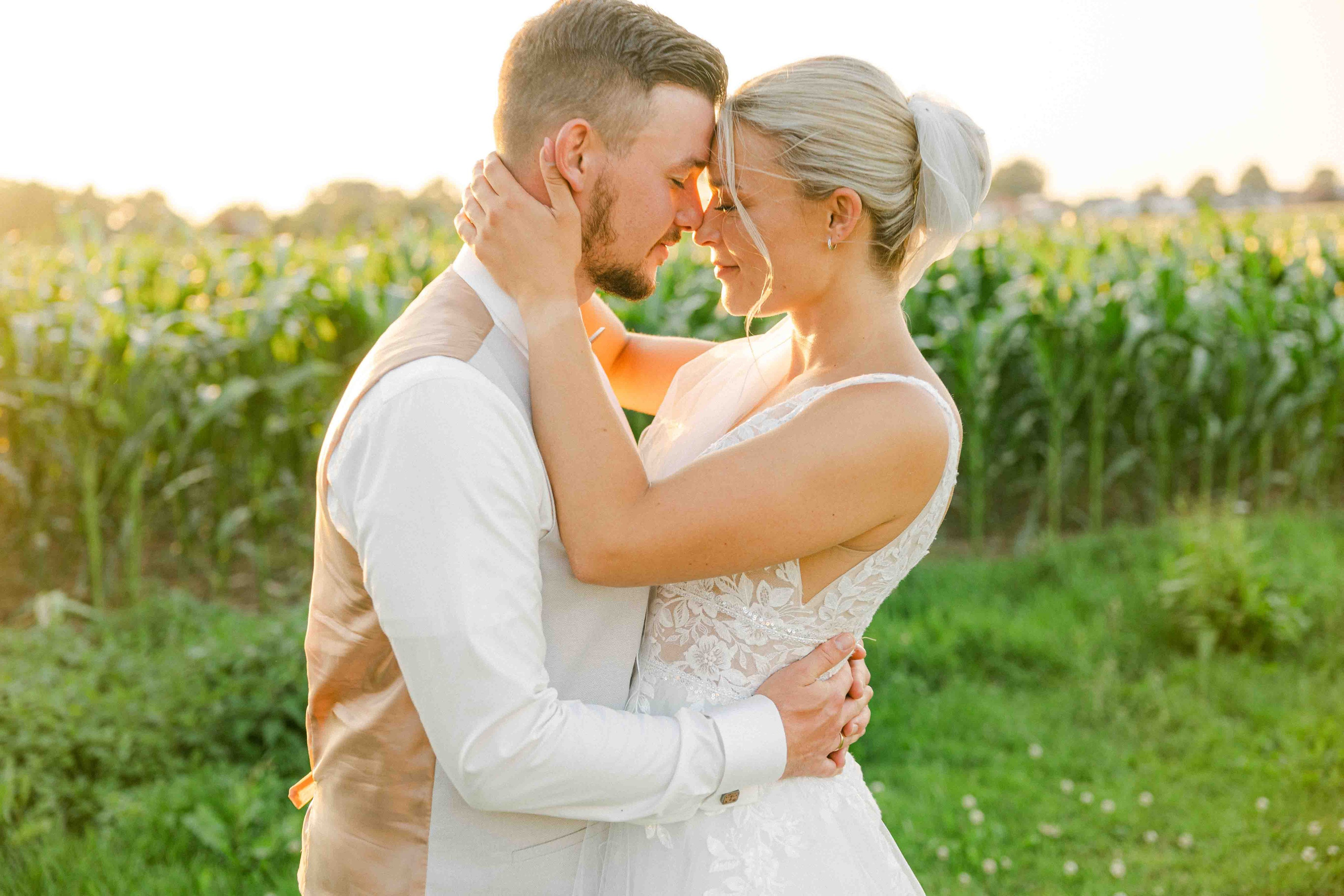 sonnenuntergang fotoshooting bei hochzeit im ak happiness 
