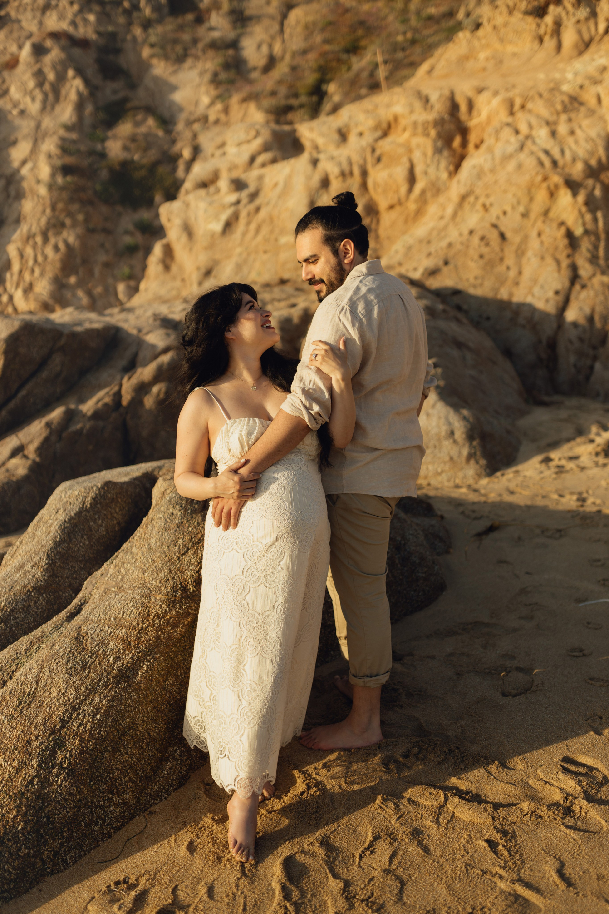 Gray Whale Cove State Beach Maternity Photo Session. Maternity, newborn photographer in the Bay Area|Iryna Rakivnenko