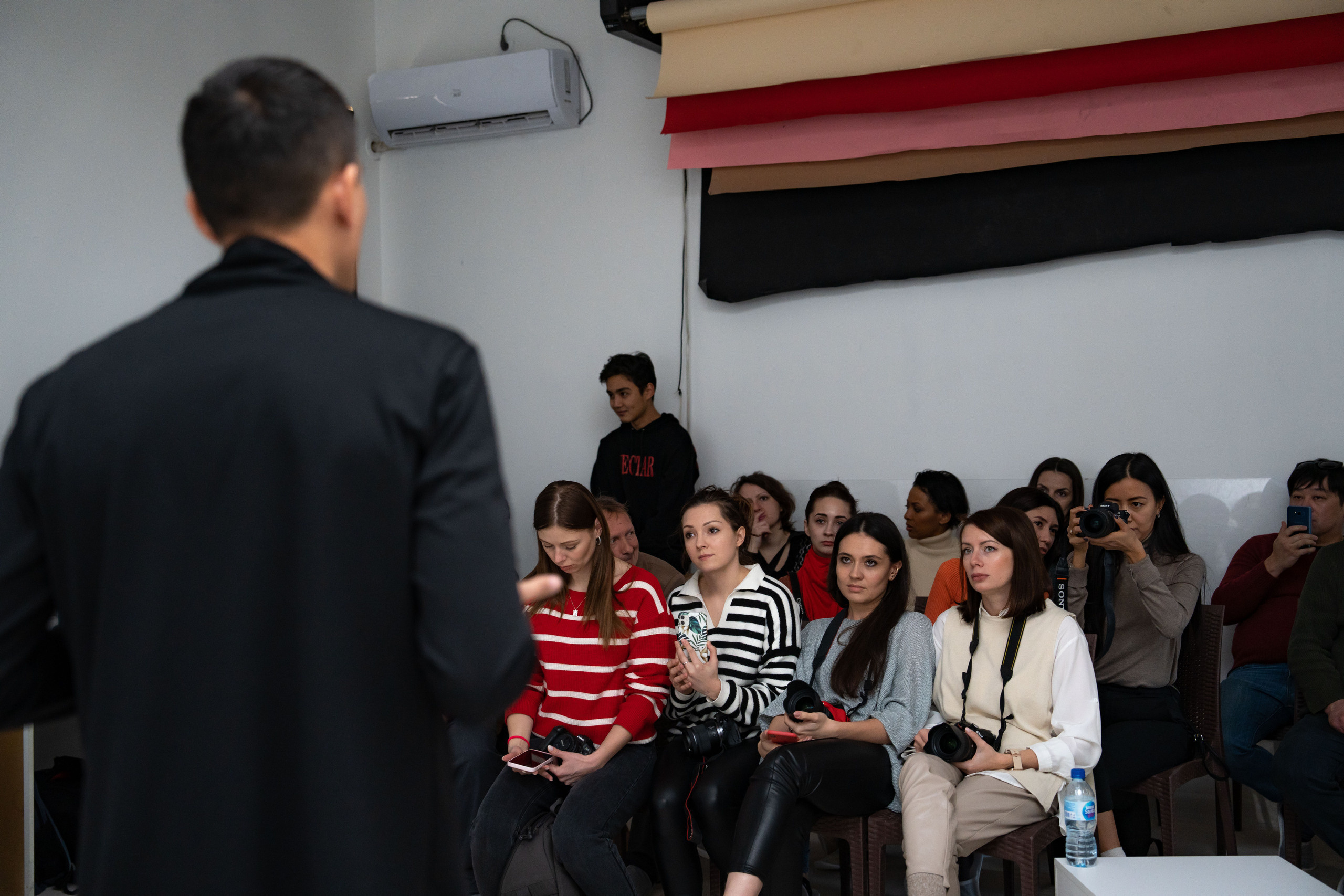 Жёсткий свет. Студия. Фотограф Григорий Кравец