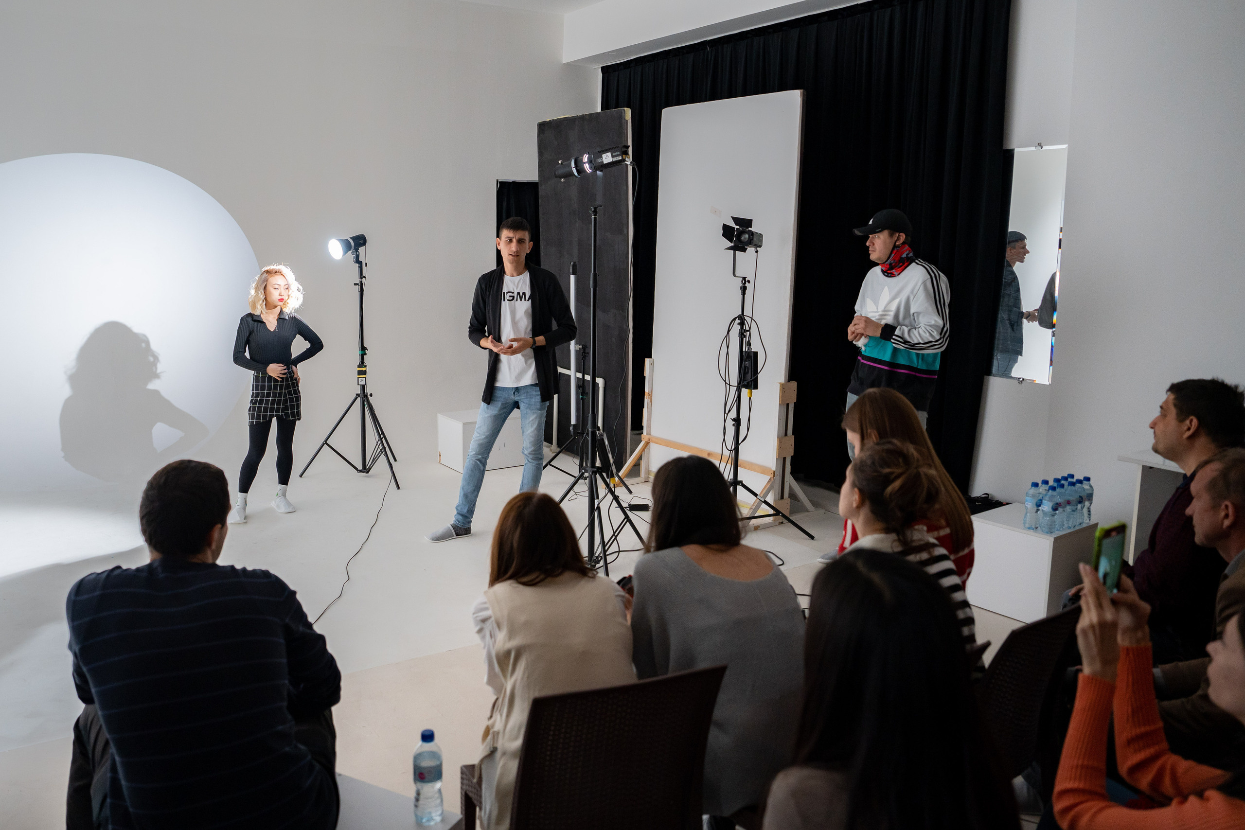 Жёсткий свет. Студия. Фотограф Григорий Кравец