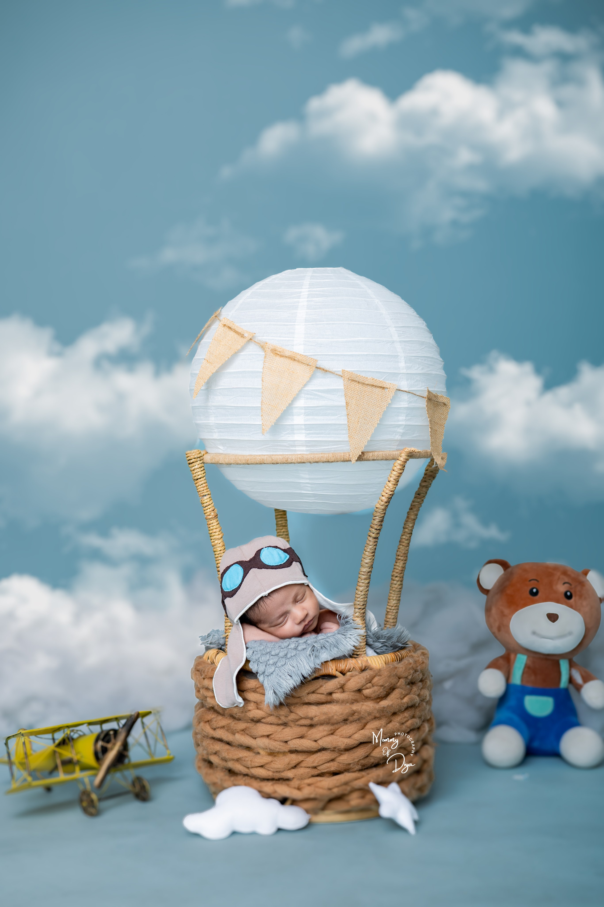 Newborn Photoshoot. Mommy Of Diya Photography