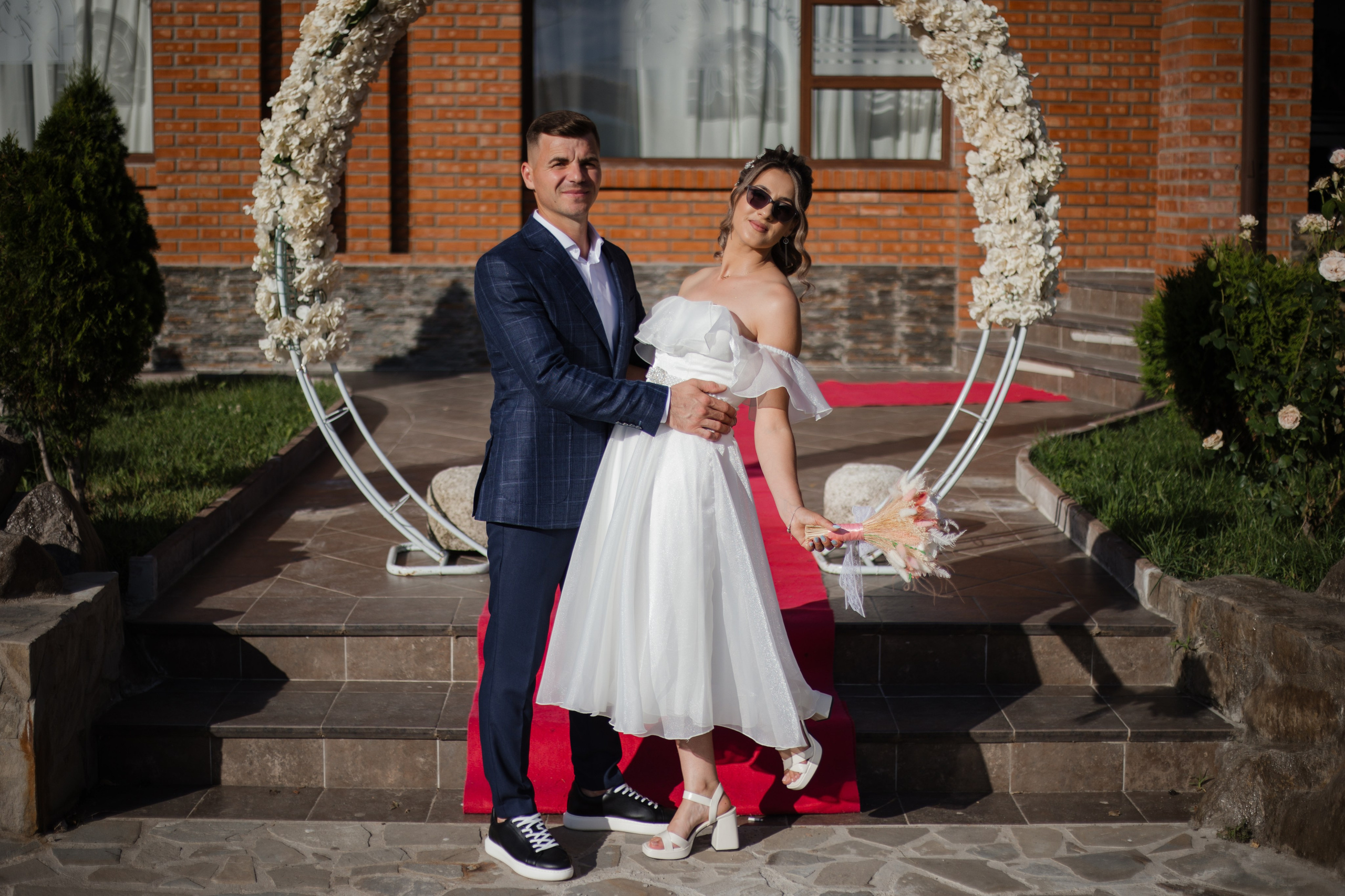 Oana & Vasile. Fotograf si videograf — evenimente si studio