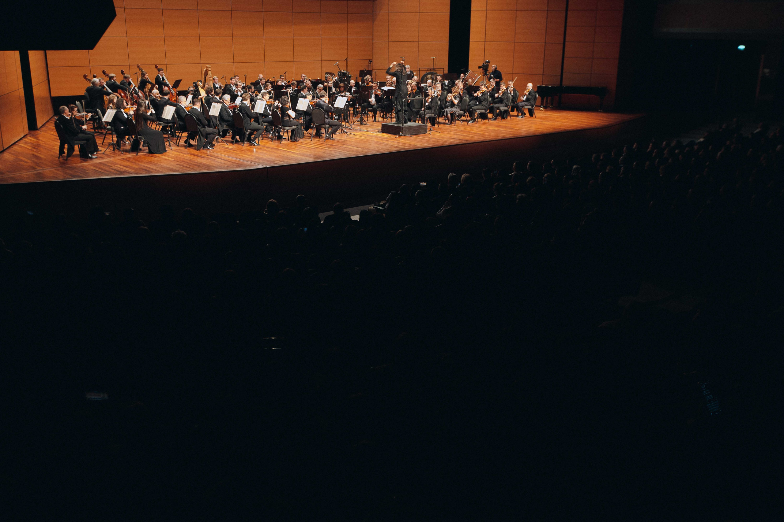 The Tchaikovsky Academic Grand Symphony Orchestra in Istanbul. Wedding&Event photographer Ismail Rzayev in Baku