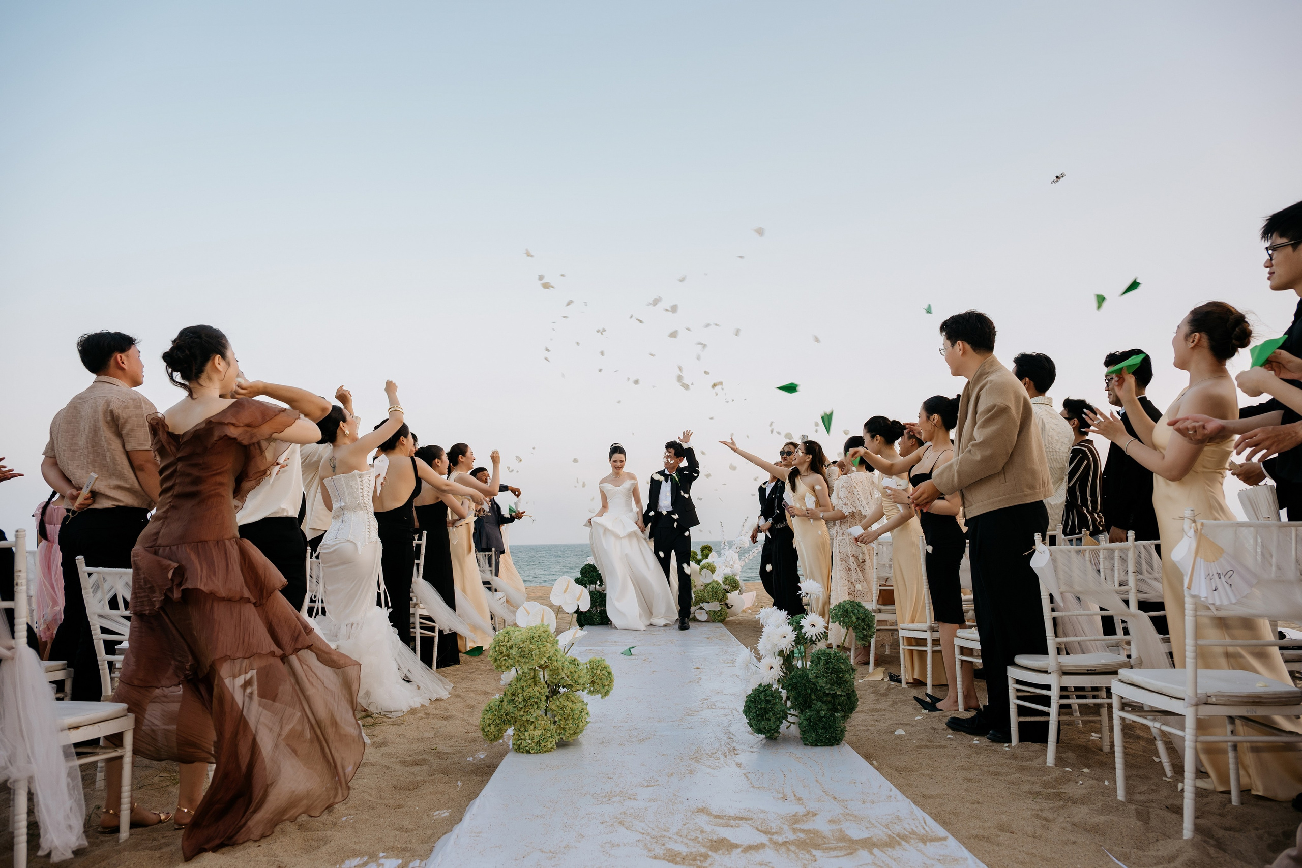 DIEU & THINH/Destination Wedding. Nhiếp ảnh gia đám cưới hàng đầu tại Thành Phố Hồ Chí Minh
