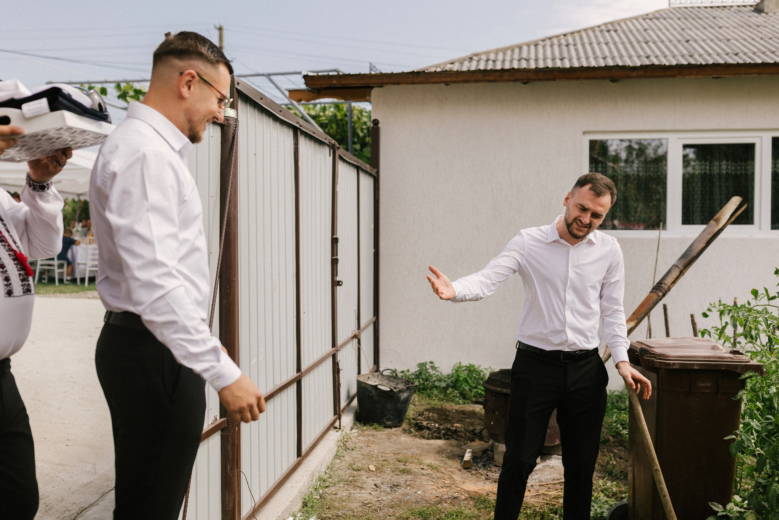 1. Mireasa Adriana în timpul pregătirilor de nuntă în Tudora Botoșani2. Costumul mirelui Ionuț fotografiat artistic în ziua nunții3. Prietenii mirelui la tradițiile de nuntă în Tudora4. Bărbieritul mirelui în cadrul obiceiurilor tradiționale de nuntă5. Fotografii de familie la biserică în ziua nunții6. Portret de familie cu mirii și copilul lor la nunta din Botoșani7. Primul dans al mirilor la Mariage Dor Baisa Botoșani8. Decor elegant de nuntă la Mariage Dor Baisa9. Emoții și tradiții la nunta din Tudora județul Botoșani10. Fotograf profesionist de nuntă în Botoșani surprinzând momente autentice - otograf-nunta-botosanifotograf-evenimente-botosanifotograf-profesionist-botosanifotograf-nunta-tudoranunta-tudora-botosanisedinta-foto-nunta-botosanipoze-nunta-botosanifotografii-nunta-tudorafotograf-cununie-religioasa-botosanibiserica-sfintii-imparati-constantin-si-elena-tudoramariage-dor-baisa-botosanirestaurant-nunta-botosanidansul-mirilor-mariage-dorpregatiri-mire-botosanipregatiri-mireasa-botosanitraditii-nunta-moldovaobiceiuri-nunta-tudorafotograf-familie-nunta-botosaniportret-miri-botosanigalerie-foto-nunta-botosanialbum-foto-nunta-botosaninunta-eleganta-botosaninunta-cu-traditii-botosanifotograf-premium-nunta-botosaniservicii-foto-video-botosanipoveste-de-nunta-botosanifotograf-documentar-nuntafotograf-natural-emotionalmiri-ionut-si-adriananunta-autentica-tudora -otograf-nunta-botosanifotograf-nunta-tudoranunta-tudora-botosanifotograf-evenimente-botosanifotograf-profesionist-botosaniservicii-foto-video-botosanigalerie-foto-nunta-botosanialbum-foto-nunta-botosani - nunta-autentica-botosaninunta-cu-traditii-botosanipoveste-de-nunta-botosanifotografii-emotionante-nuntamomente-autentice-nuntafotografie-documentara-nuntafotograf-natural-nunta- pregatiri-miri-tudorabiserica-tudora-botosanicununie-religioasa-tudoramariage-dor-baisa-botosanipetrecere-nunta-botosanivalsul-mirilor-botosani - alino-foto-studio-botosaniionut-si-adriana-nunta-tudorafotograf-alin-chirila-botosani