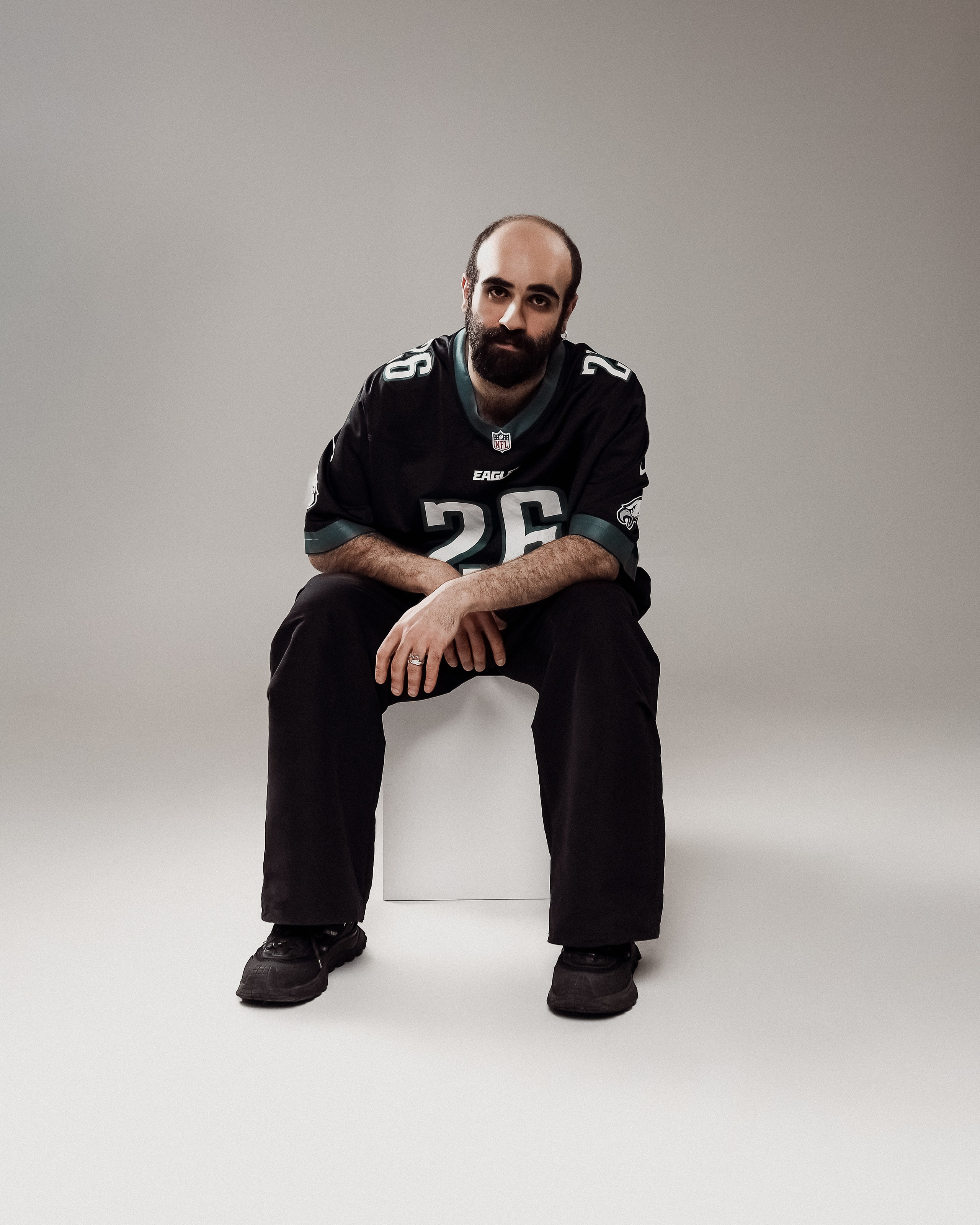 Studio (taron). Asmikiam