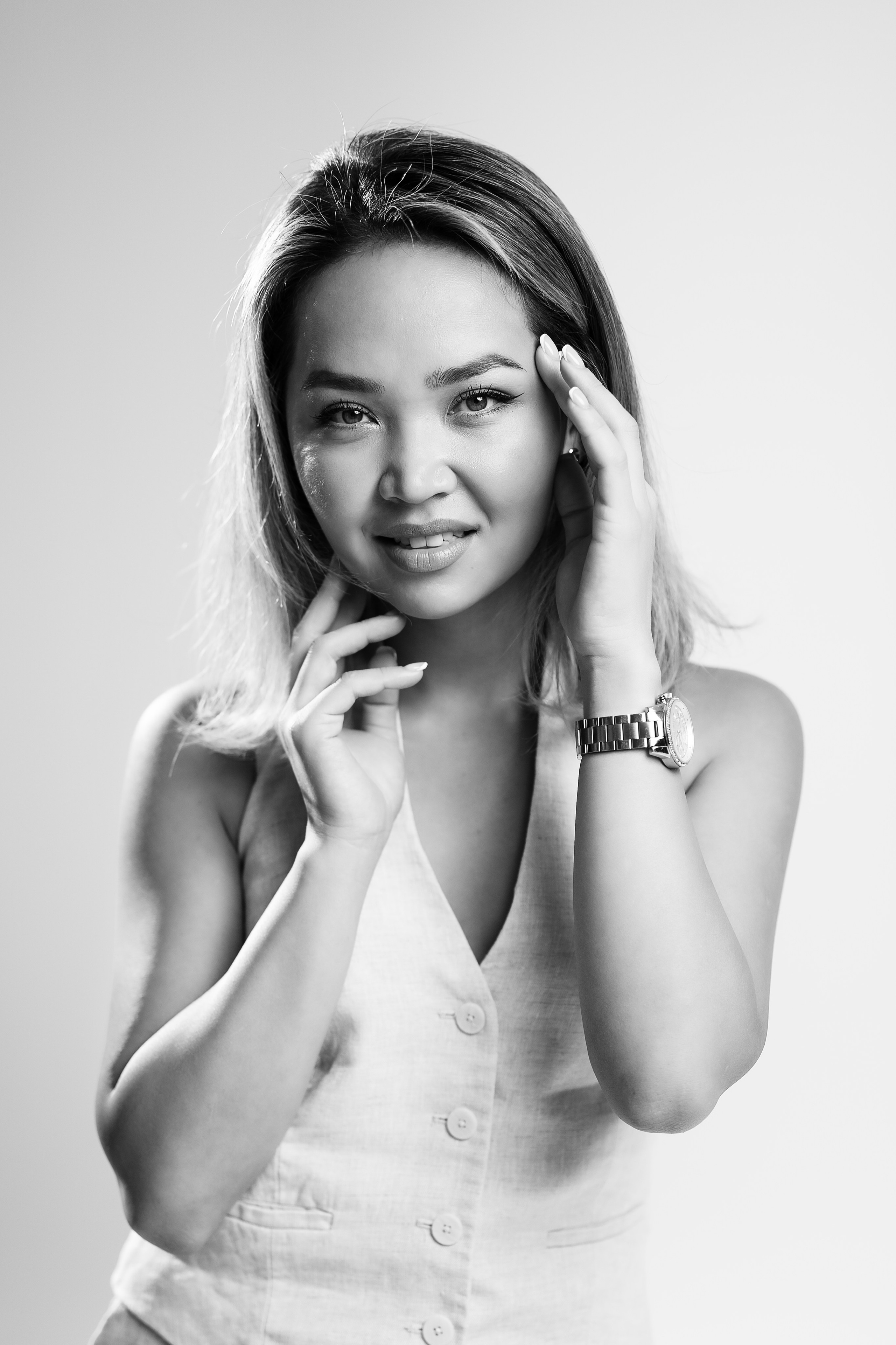 Personal Photoshoot in Abu Dhabi — Portraits That Reflect You. Mariia Safronova is your photographer in Abu Dhabi and Dubai