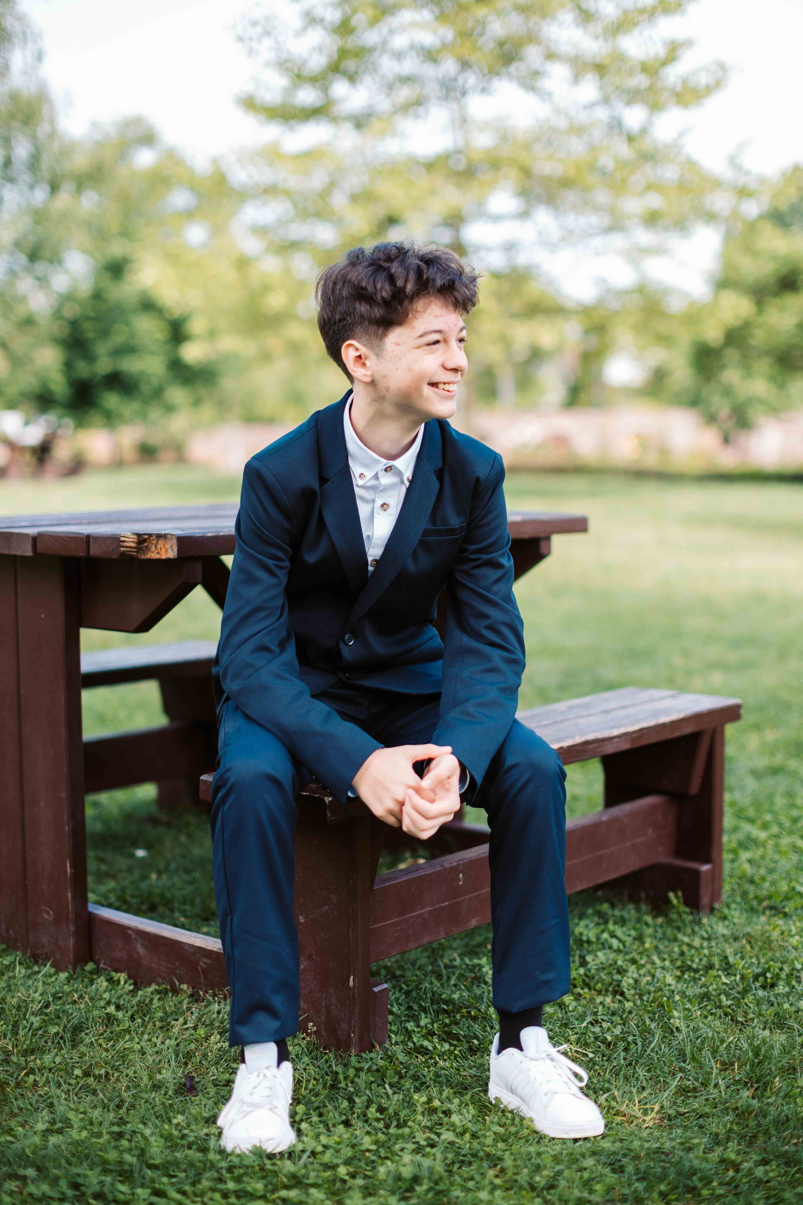 8B — Tudor Vladimirescu. Contrast Studio