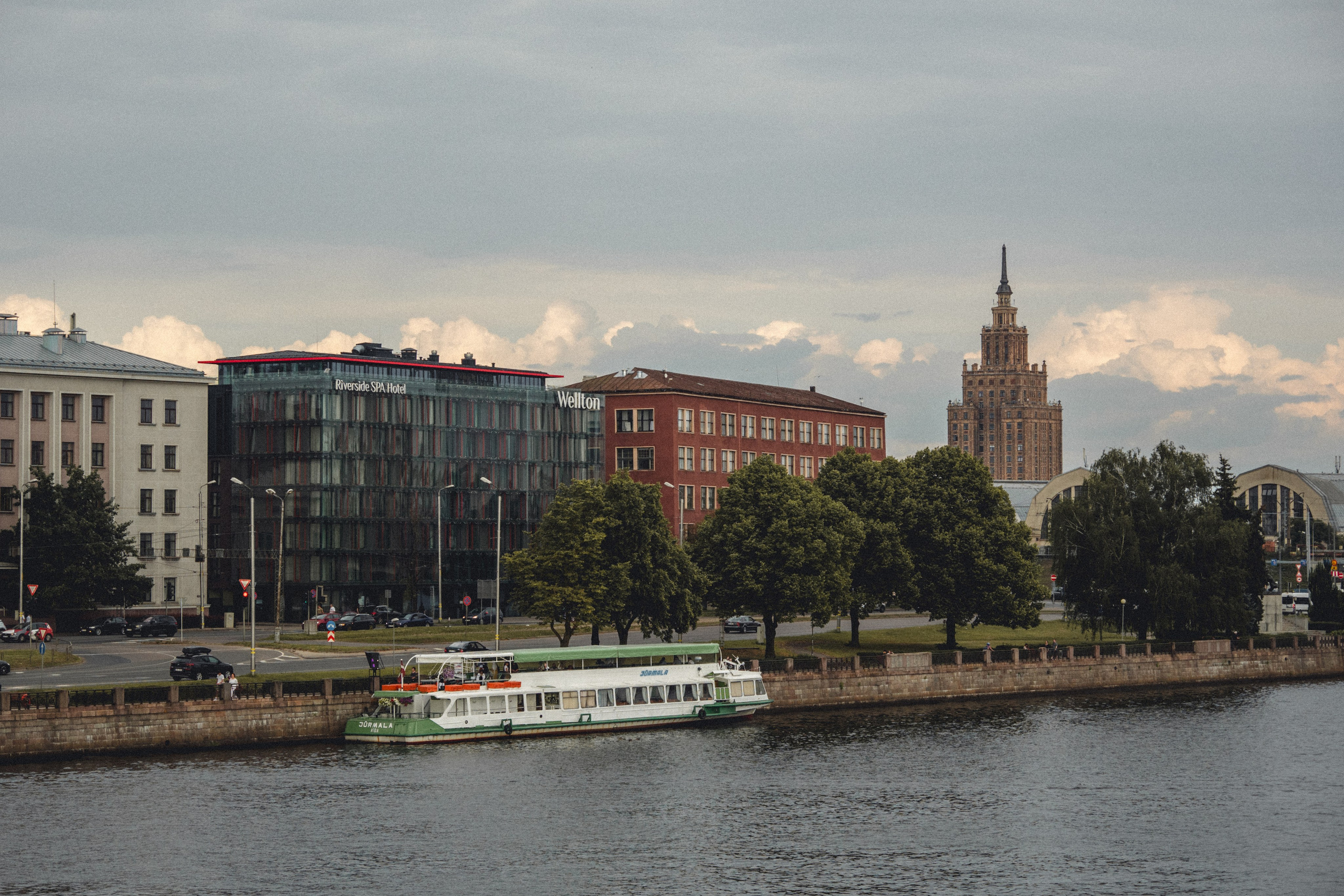 Voyage à Riga. Photographe sur Cote d’Azur. Portraits de familles, couples, enfants, événements