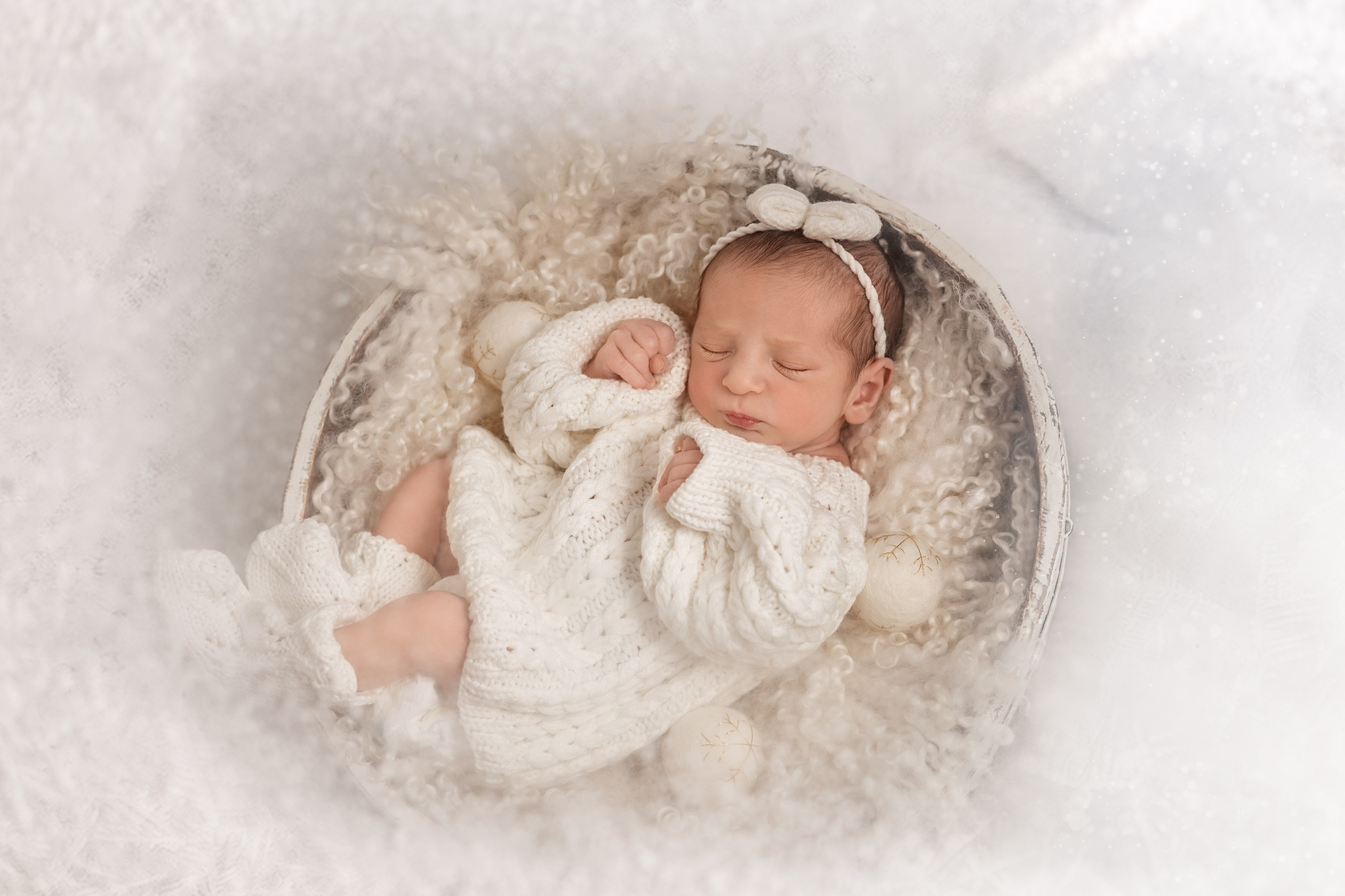 Newborn Classic. Mary Newborn Photo