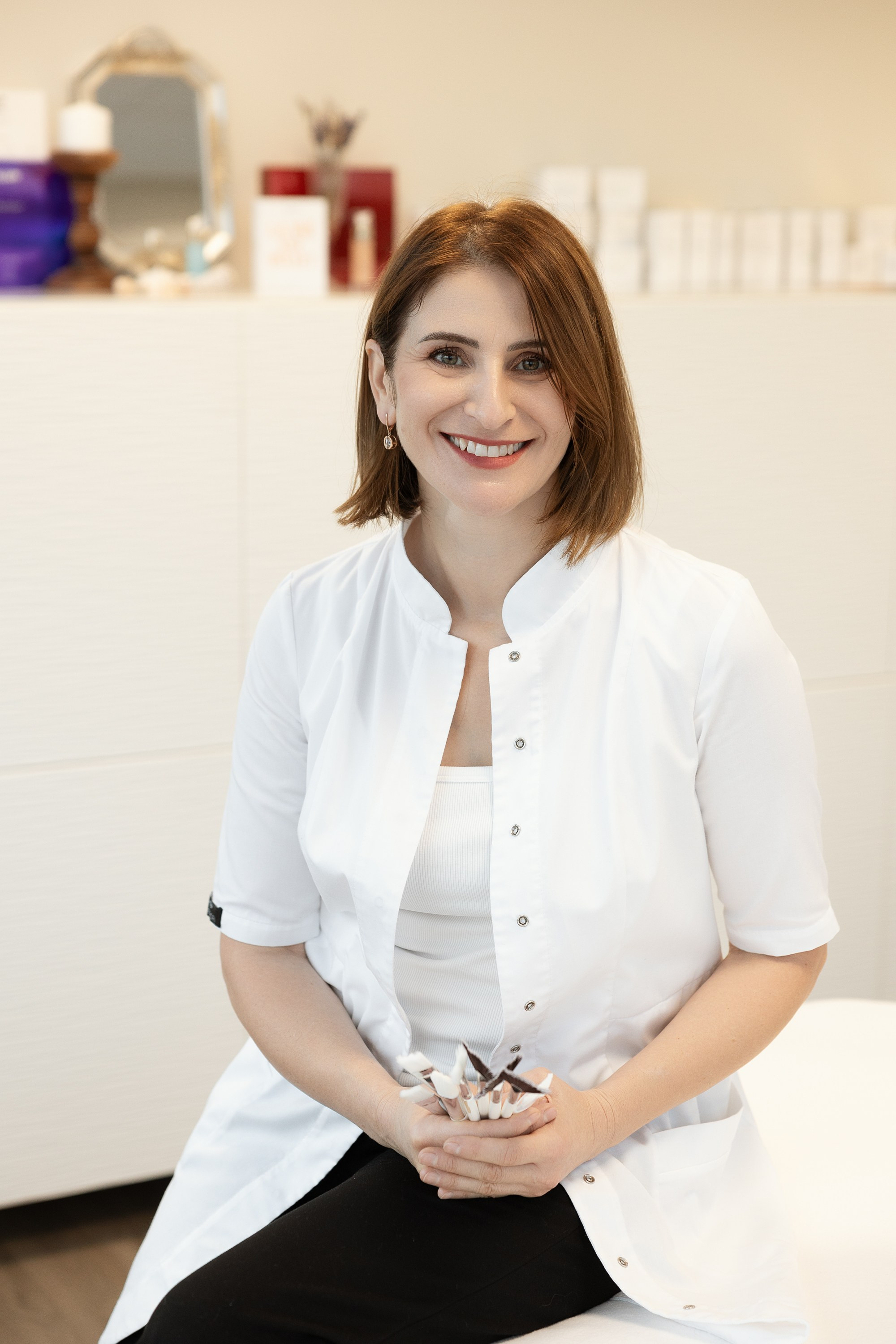 Violeta Sili, Esthéticienne/Beautician