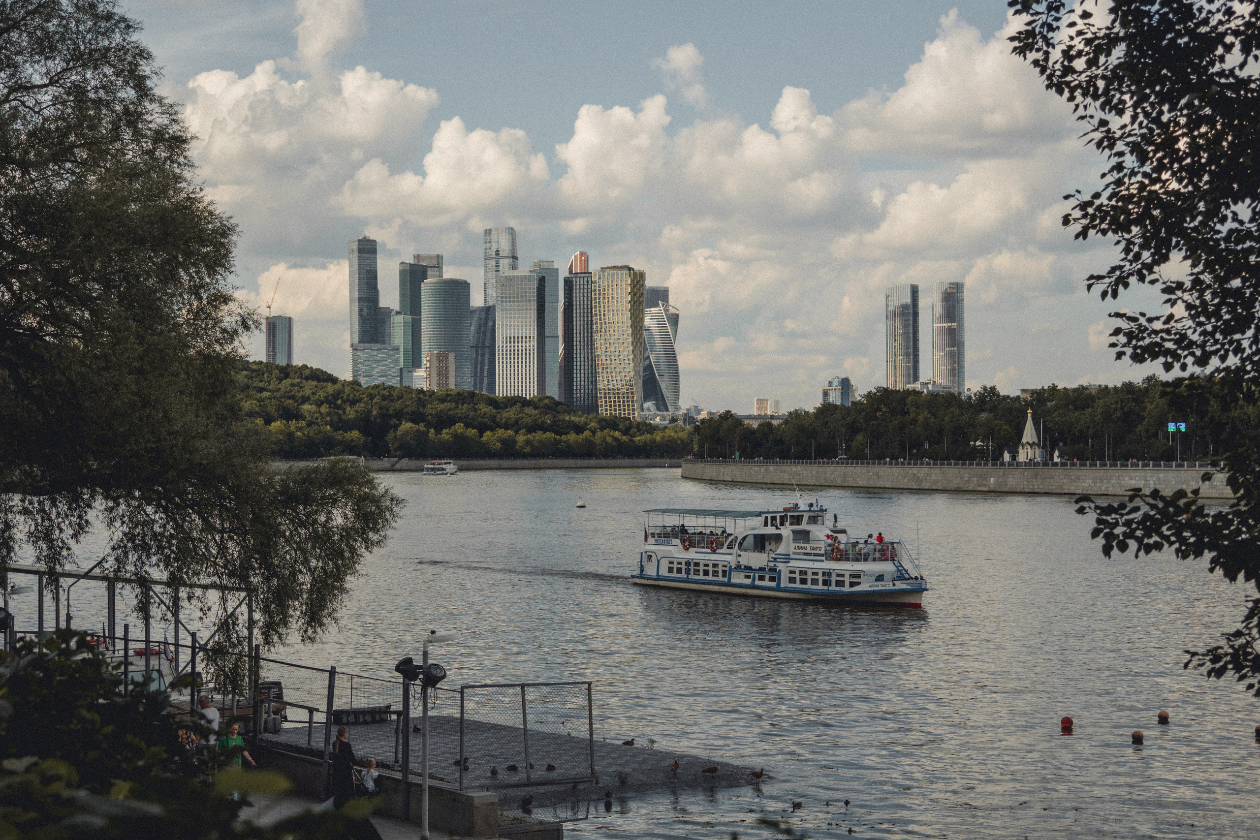 Воробьевы Горы. Photographe sur Cote d’Azur. Portraits de familles, couples, enfants, événements