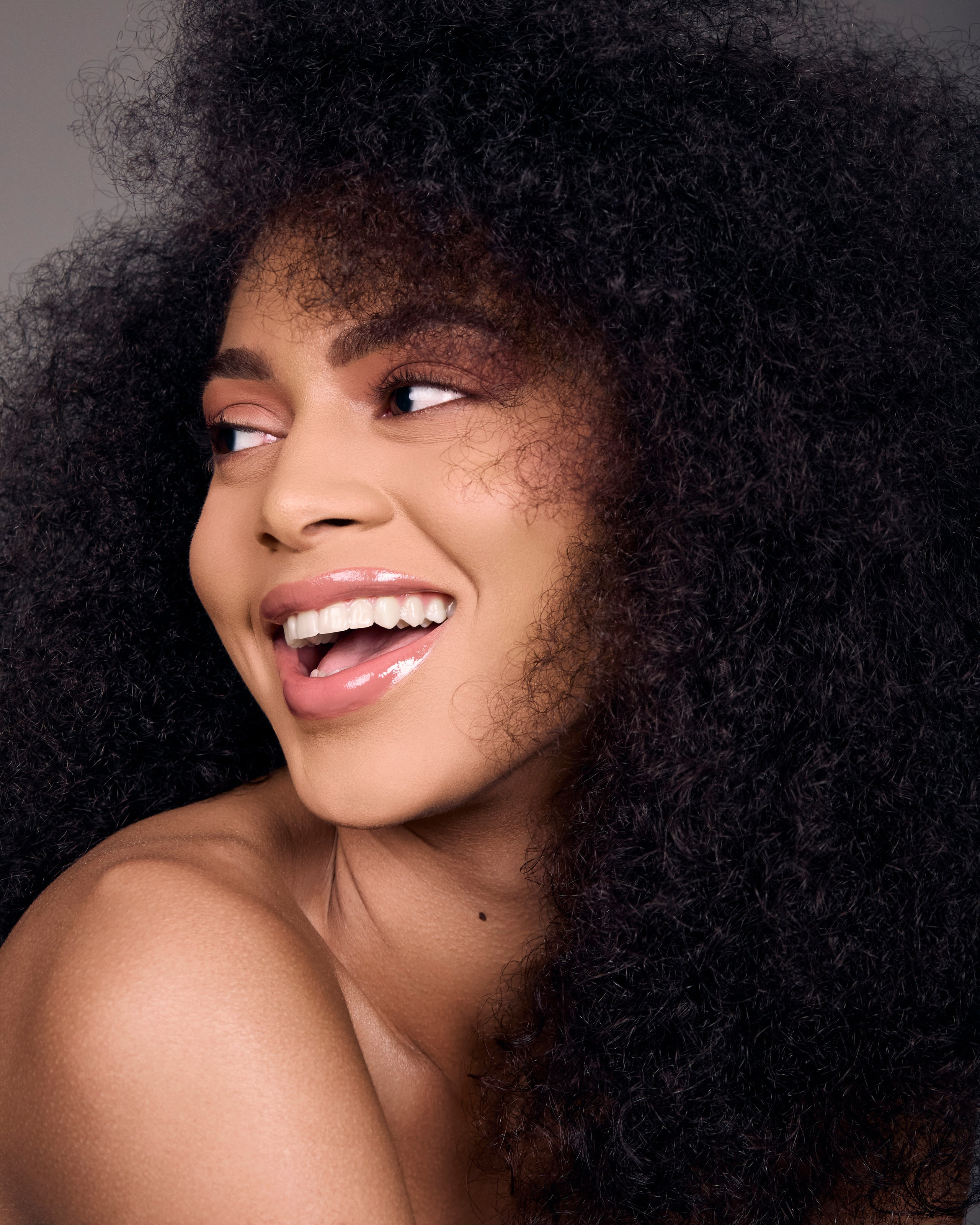 Photography @yoncelopesz. Retouch @retouch.jngmariia