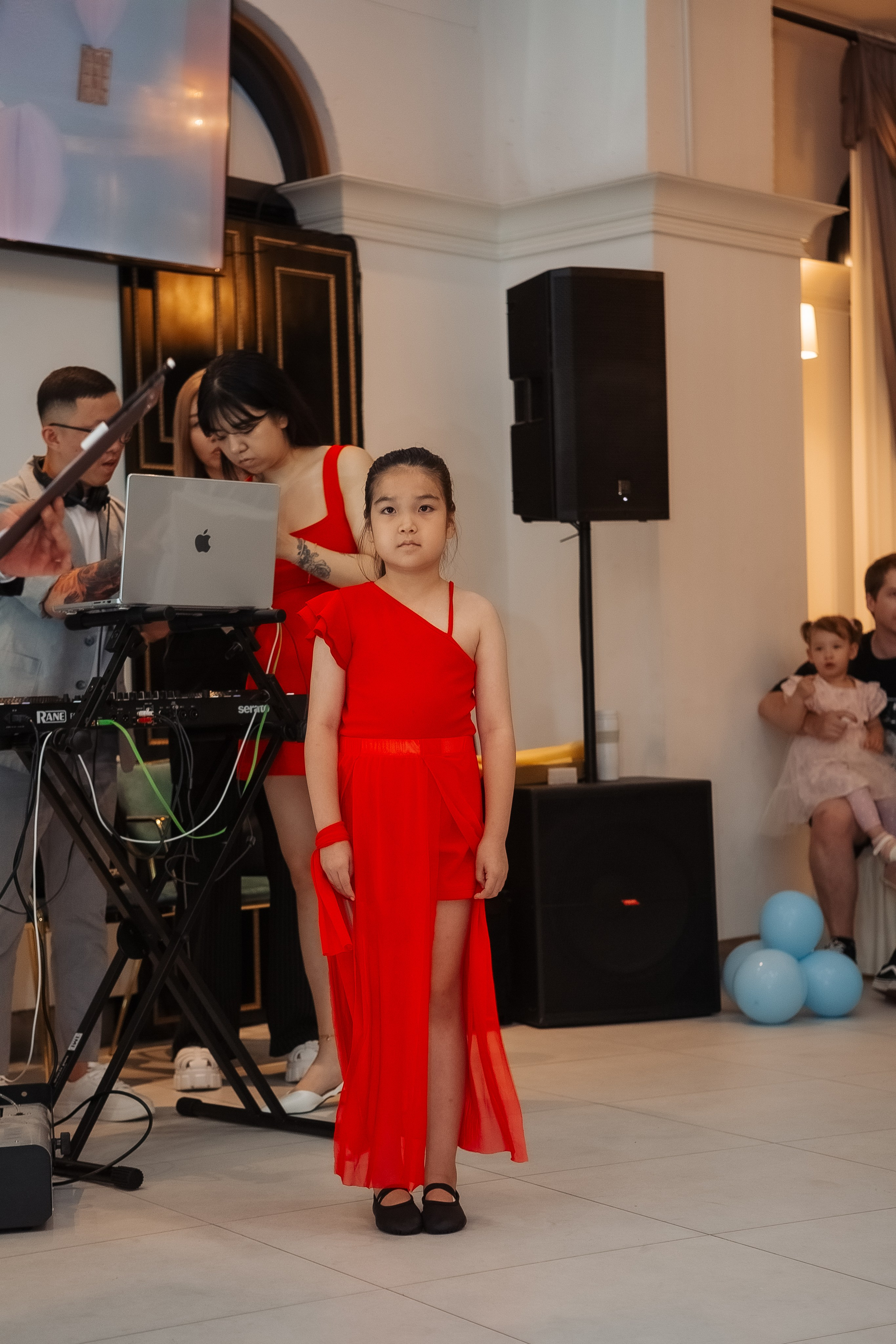 Тео дома и в ресторане. Фотограф беременности, ньюборн и годовасиков в Корее Жанна Хан