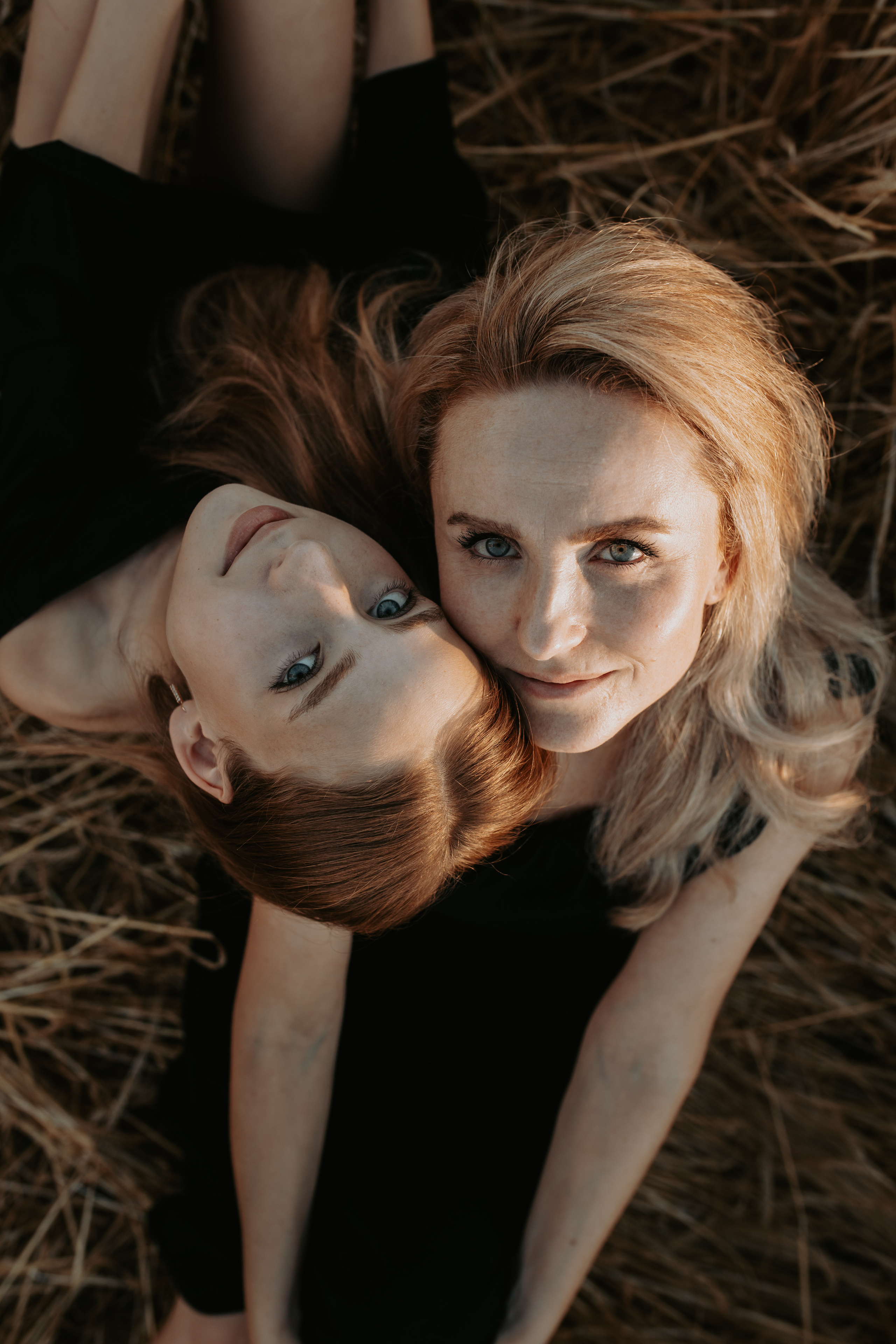 Familienshooting-familienfotograf-outdoorshooting-ulm-biberach. Fotografin für Frauen, Paare & Familien in Emsland, Lingen & Umgebung