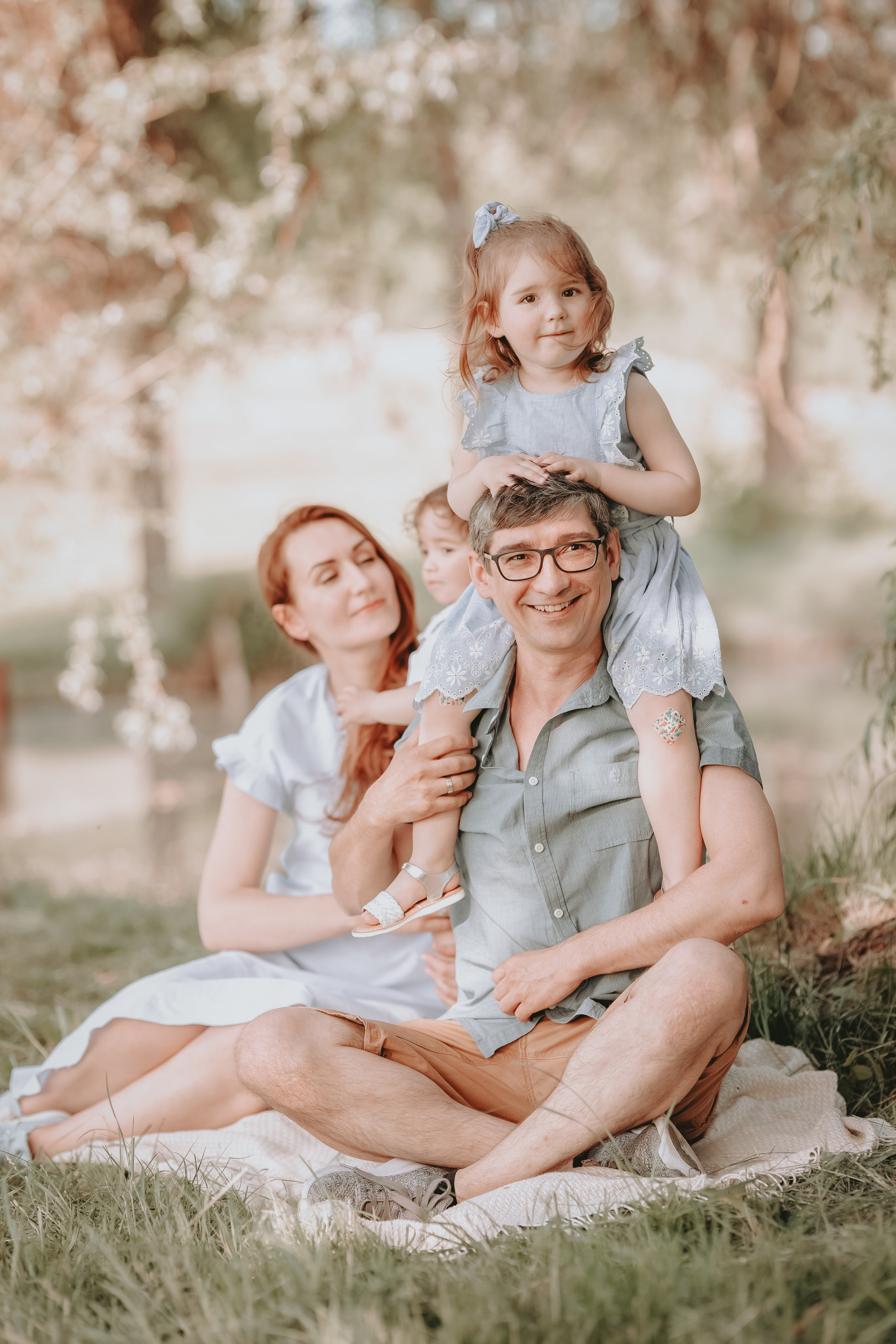 Familienshooting-familienfotograf-outdoorshooting-ulm-biberach. Fotografin für Frauen, Paare & Familien in Emsland, Lingen & Umgebung