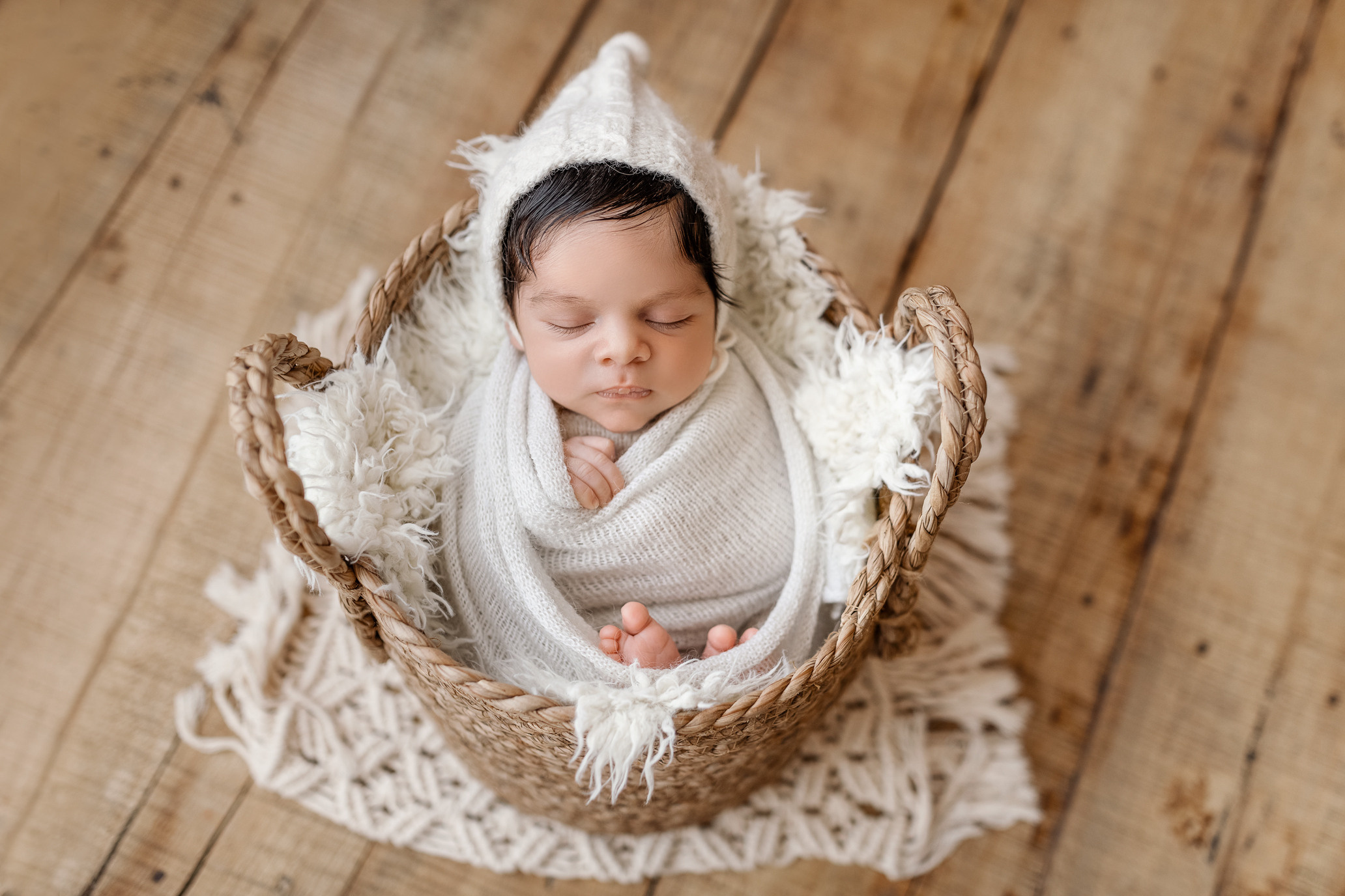 ניו בורן. צילומי הריון, ניו בורן, גיל שנה בראשון לציון -Jenya Rosso Photography