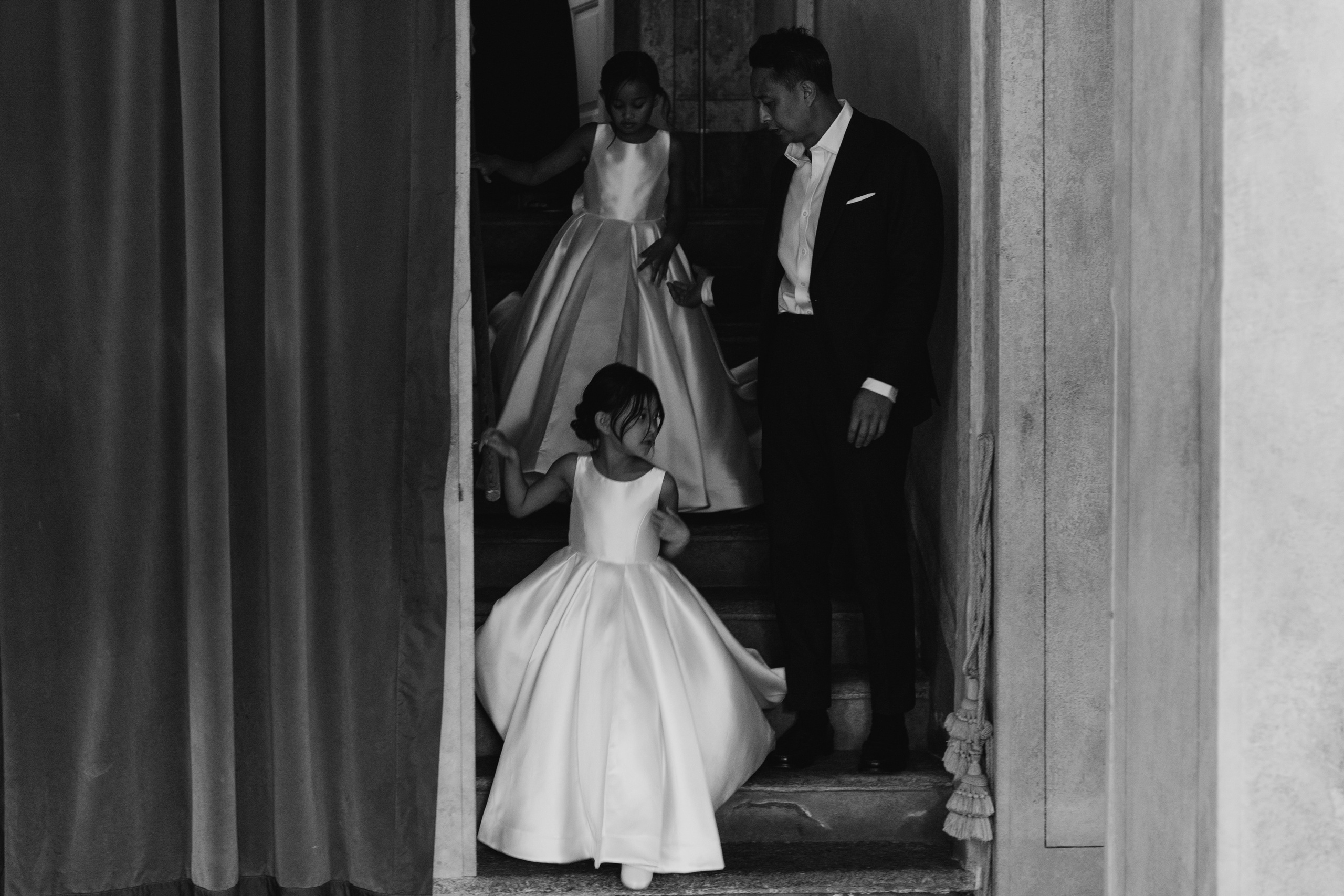 BEATRICE AND RAFAELE_LAKE COMO_Villa Regina Teodolinda. PHOTOGRAPHER IN ITALY