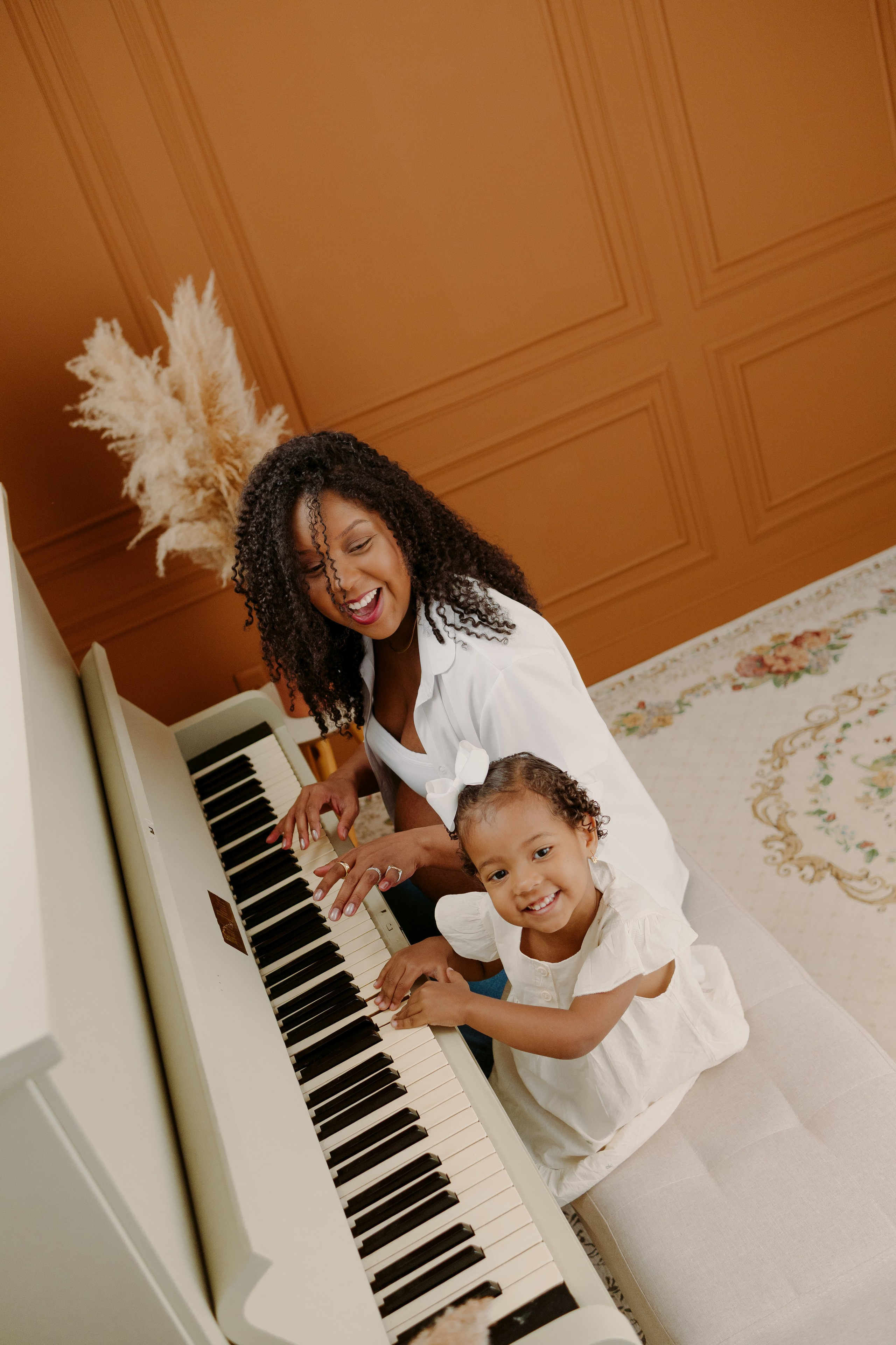 Verena à espera de Júlia. Estúdio Natani Fotografia