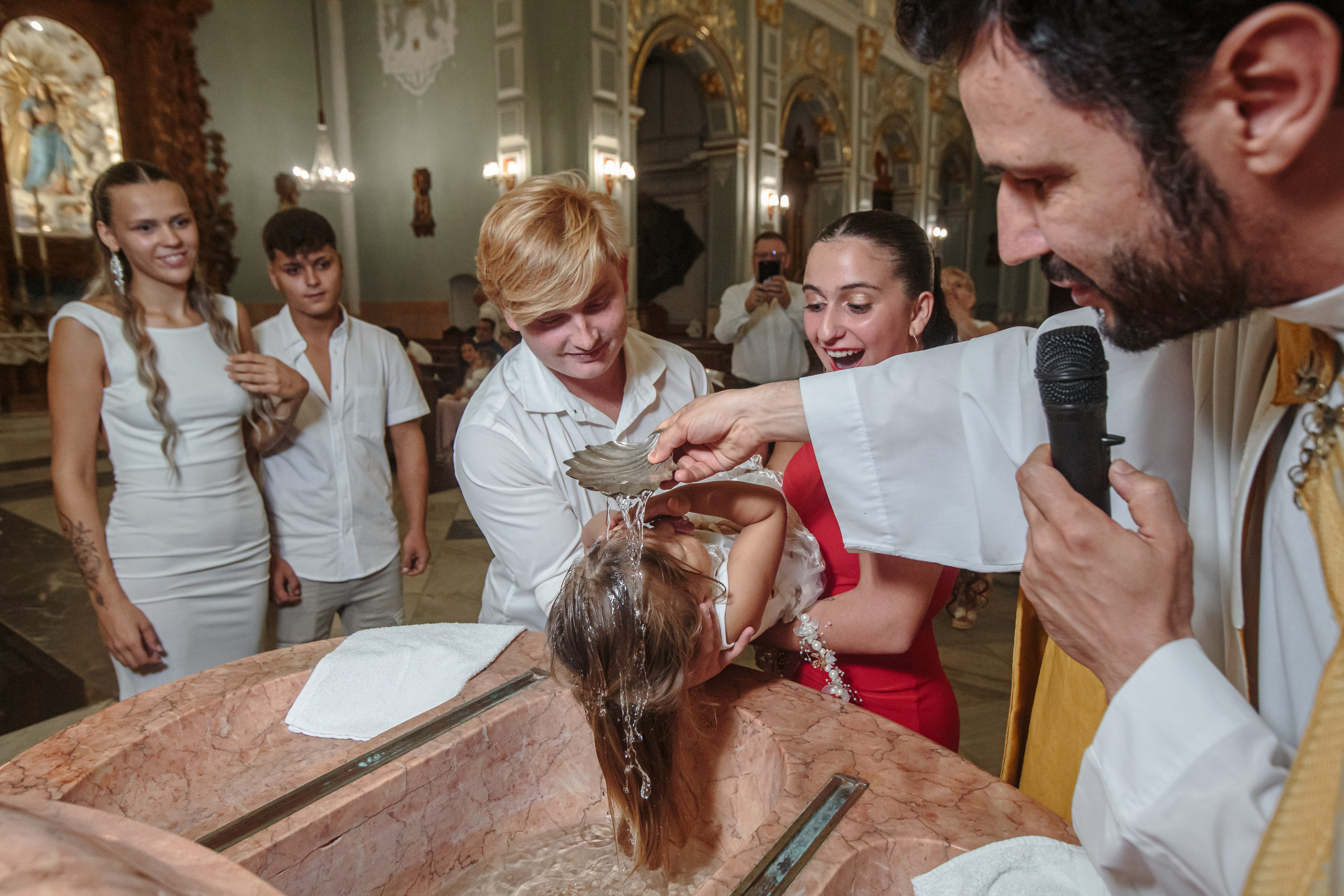 Bautizo en Albalat. Fotógrafo de retrato, familia y reportajes en Valencia | España | Europa Vitalii Lumier
