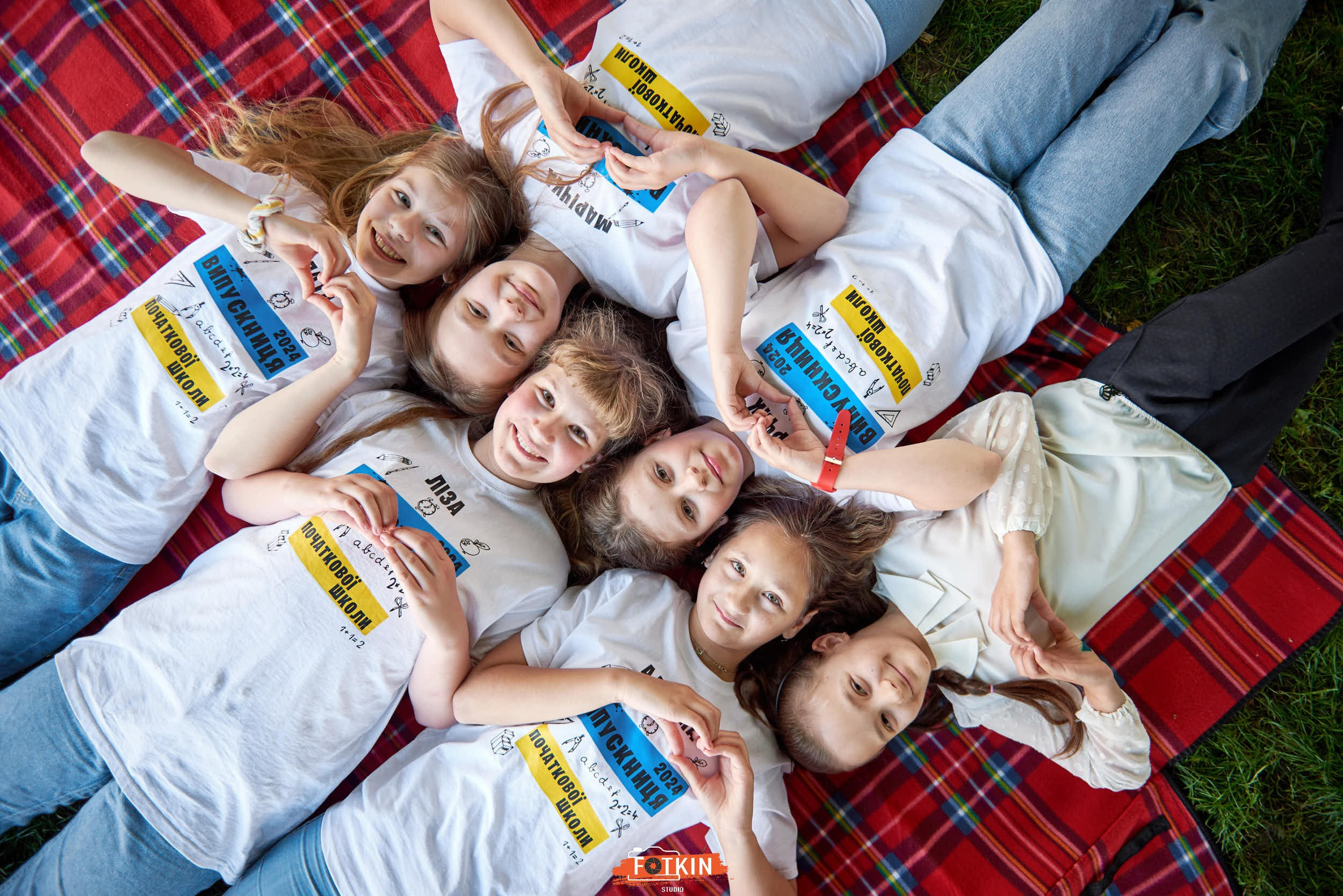 Випускні фотоальбоми для 4 класу Київ та область. Випускні альбоми фотокниги Київ та Дніпро