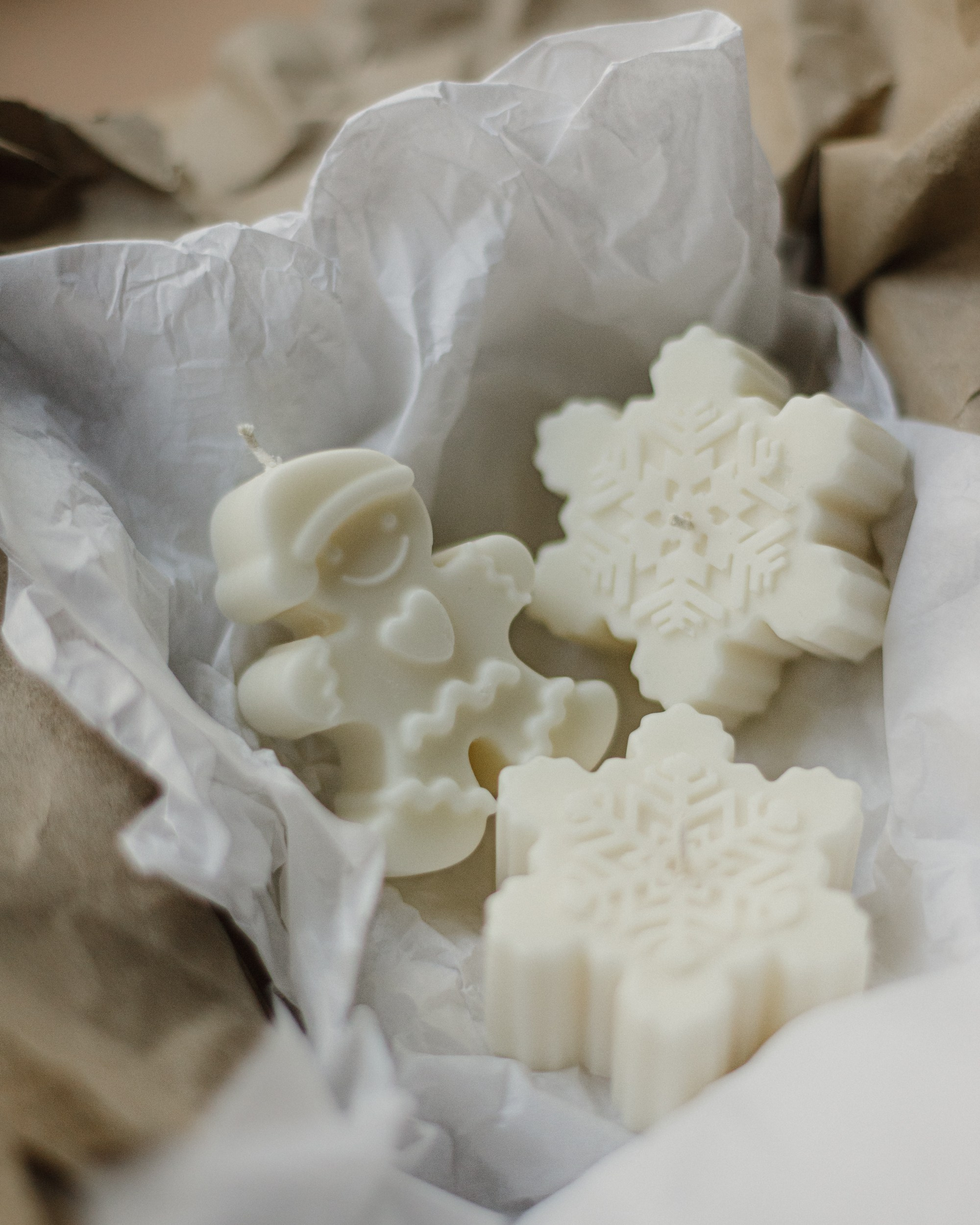 Candles | insta content. Kaja | fotograf we Wrocławiu | ludzie i psy