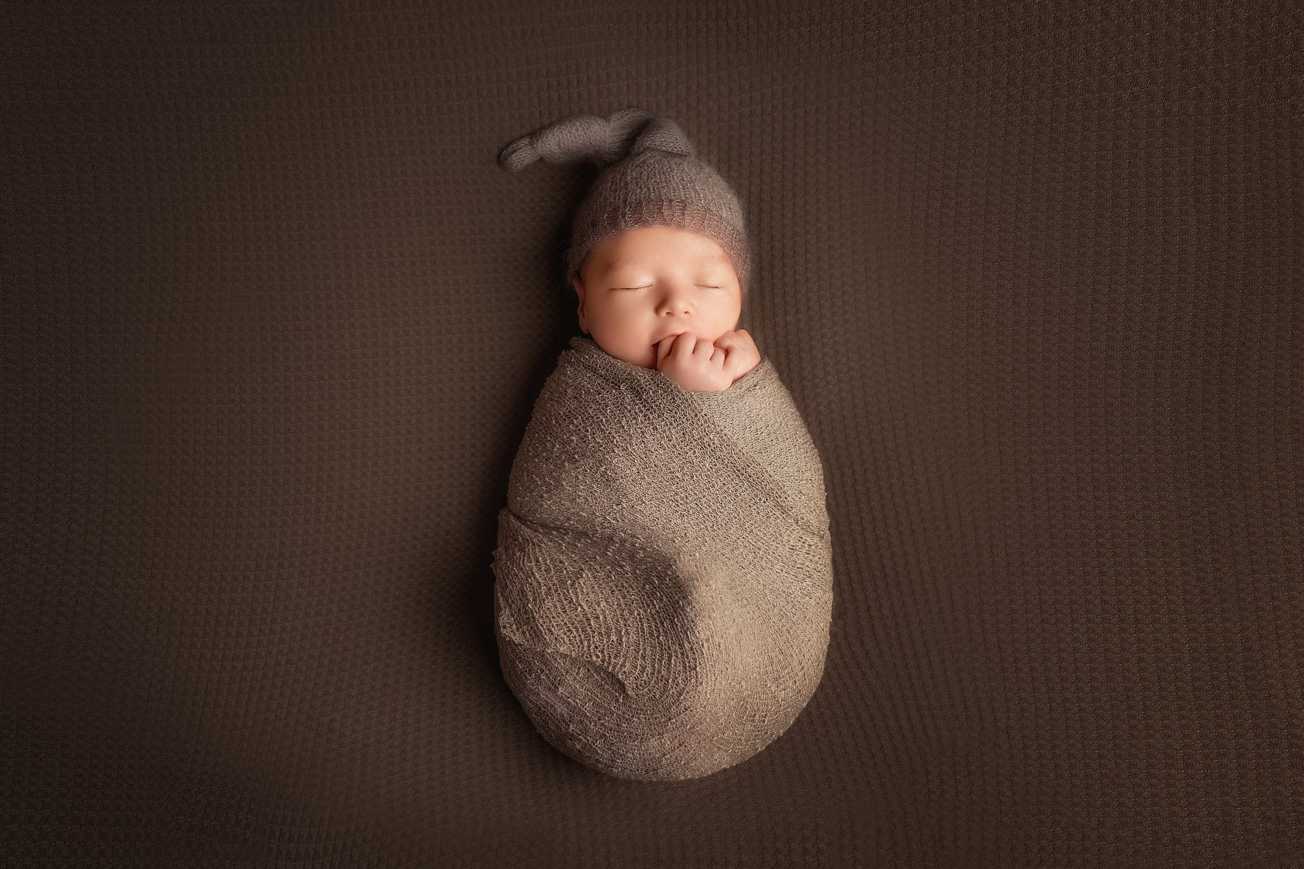 Karina, new born. Wedding & family photography in Seattle area. Helen Michelle photographer