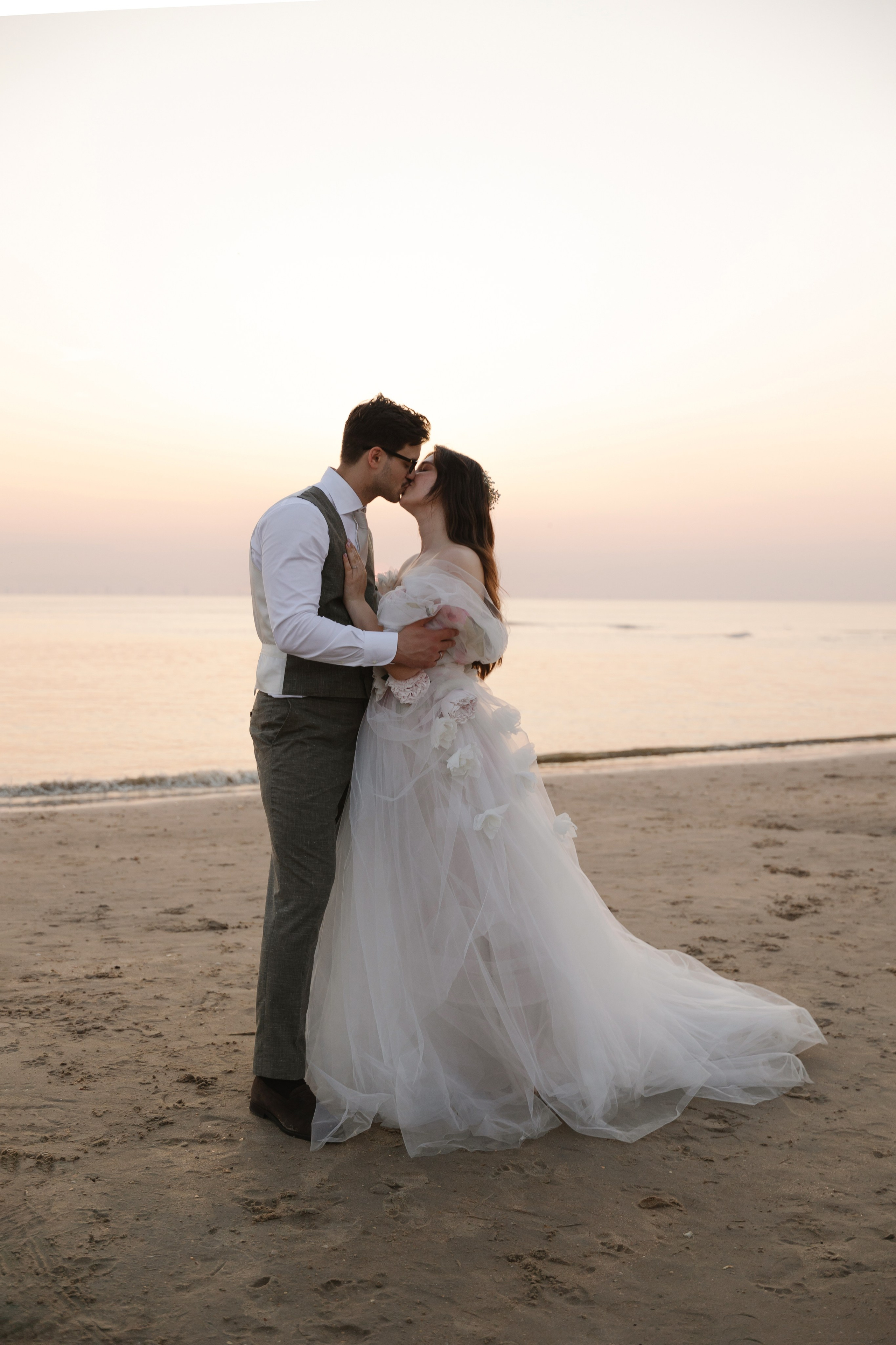 Elizaveta and Albert | Wedding at the beach. Yuliya Vaschenok — Photographer in the Netherlands