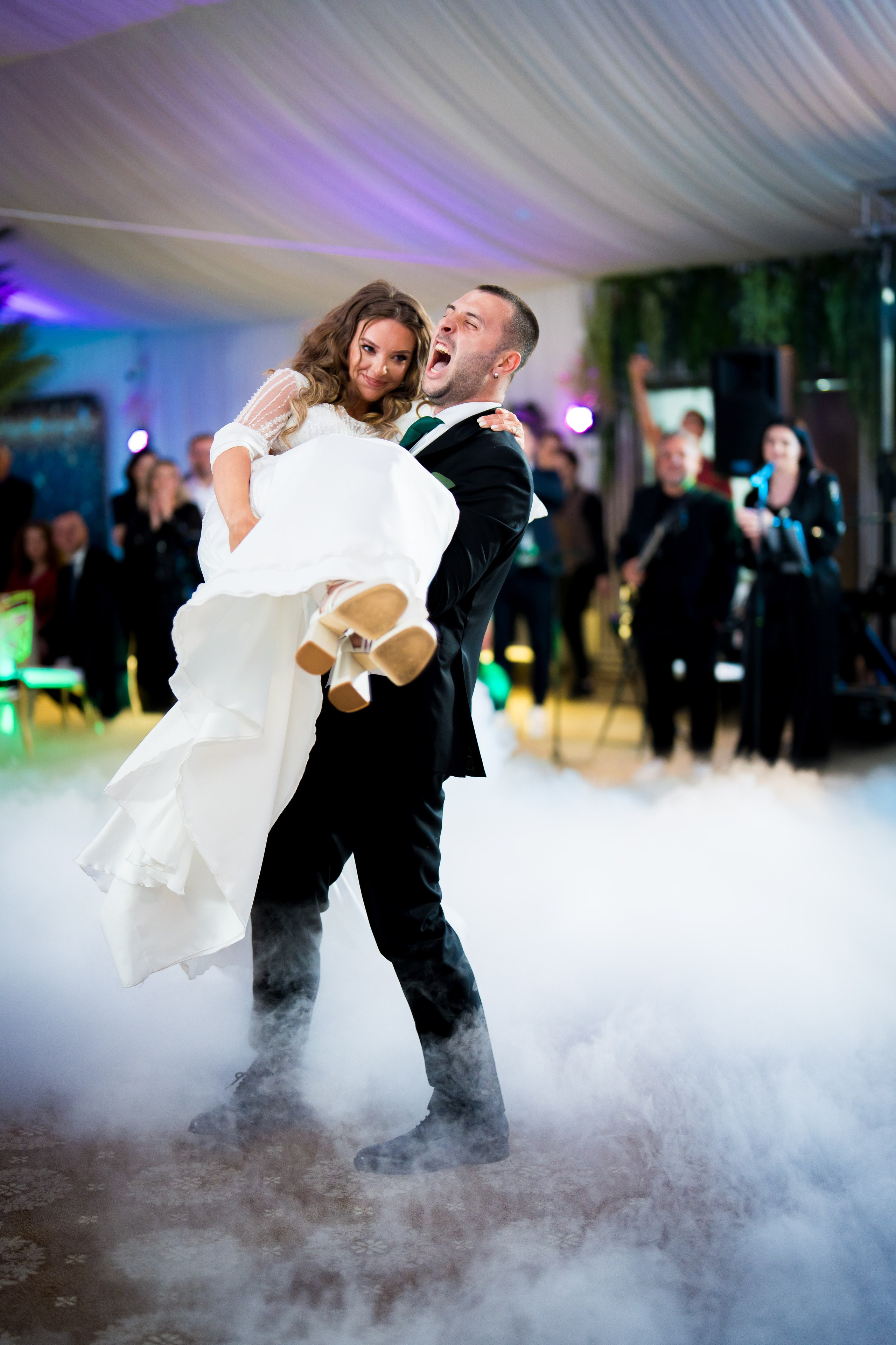 PARTY. Gabriel Florea — Fotograf nuntă București