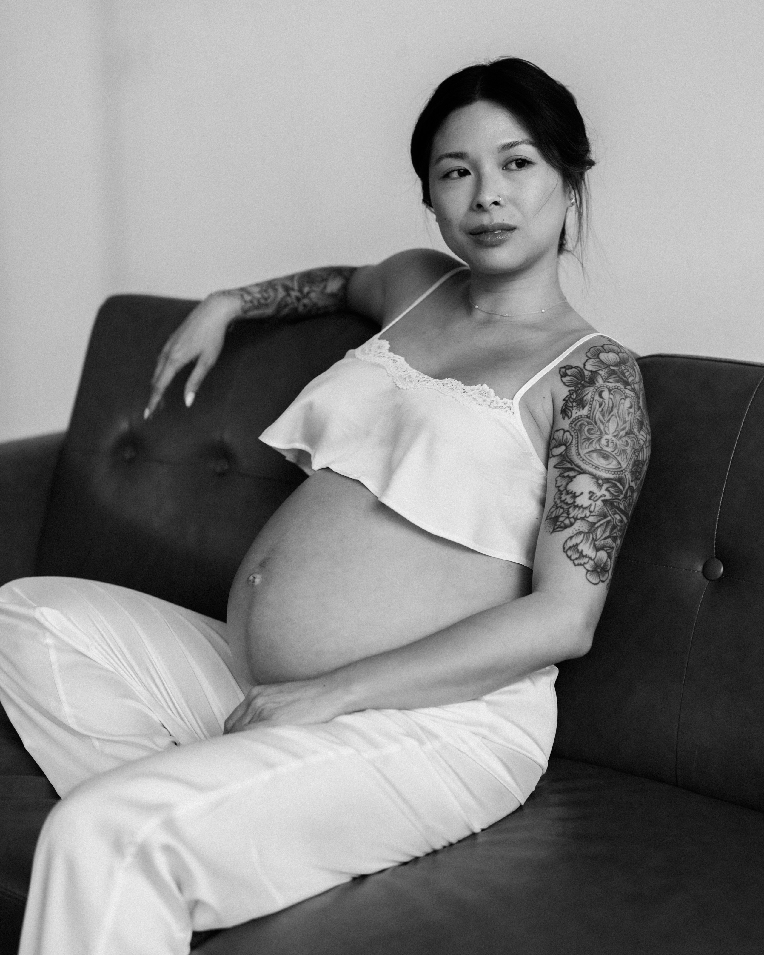 Krystal. Modern maternity photographer in Long Island New York