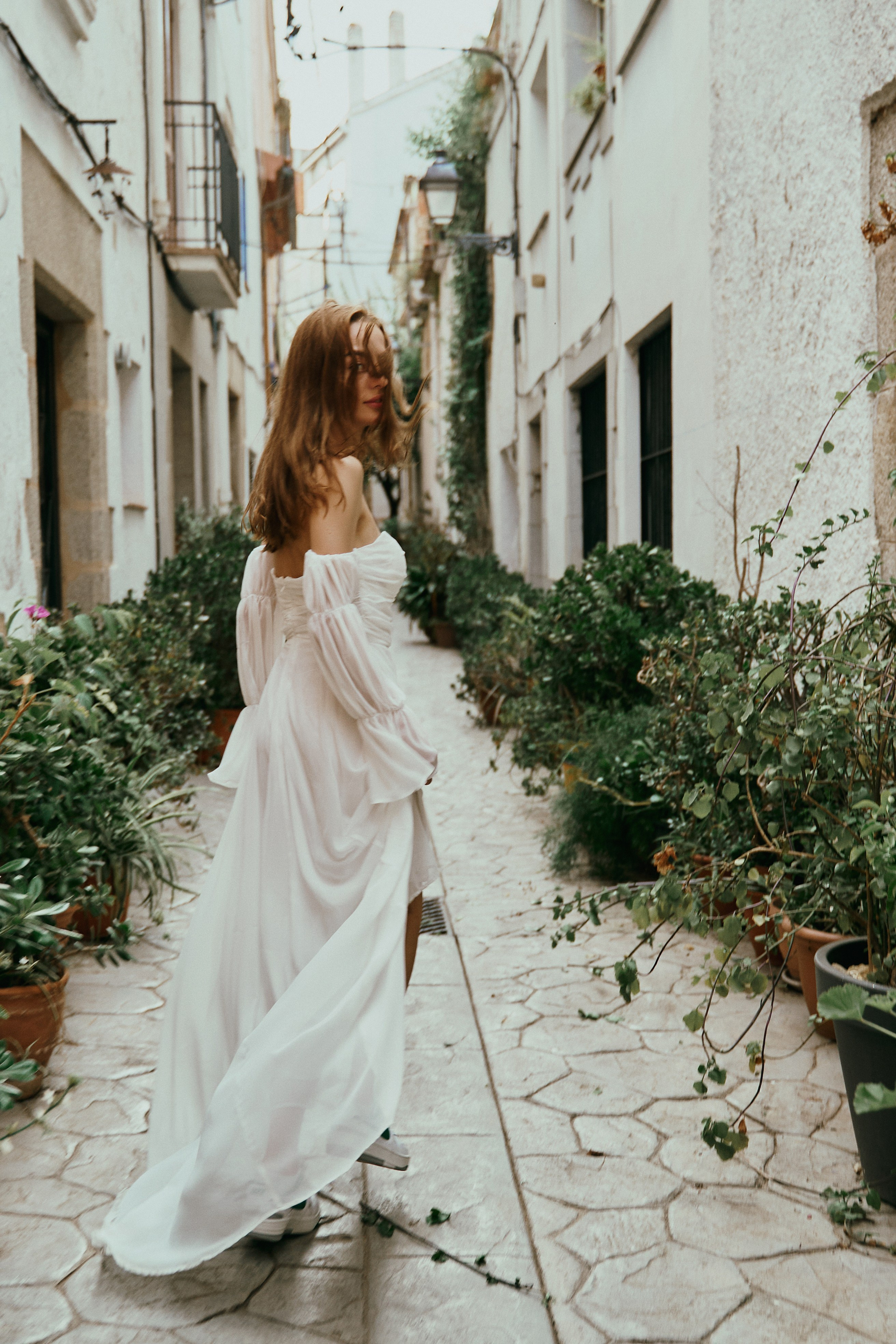 The runaway bride. Photographer in Barcelona Spain Zhanna Zakharchenko