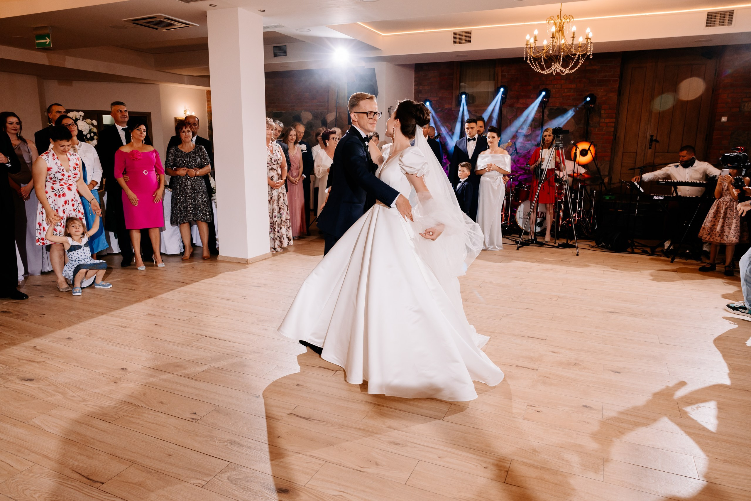 Wiki ♡ Przemek. Fotograf Ślubny Warszawa - Sesje Biznesowe Rodzinne Eventy