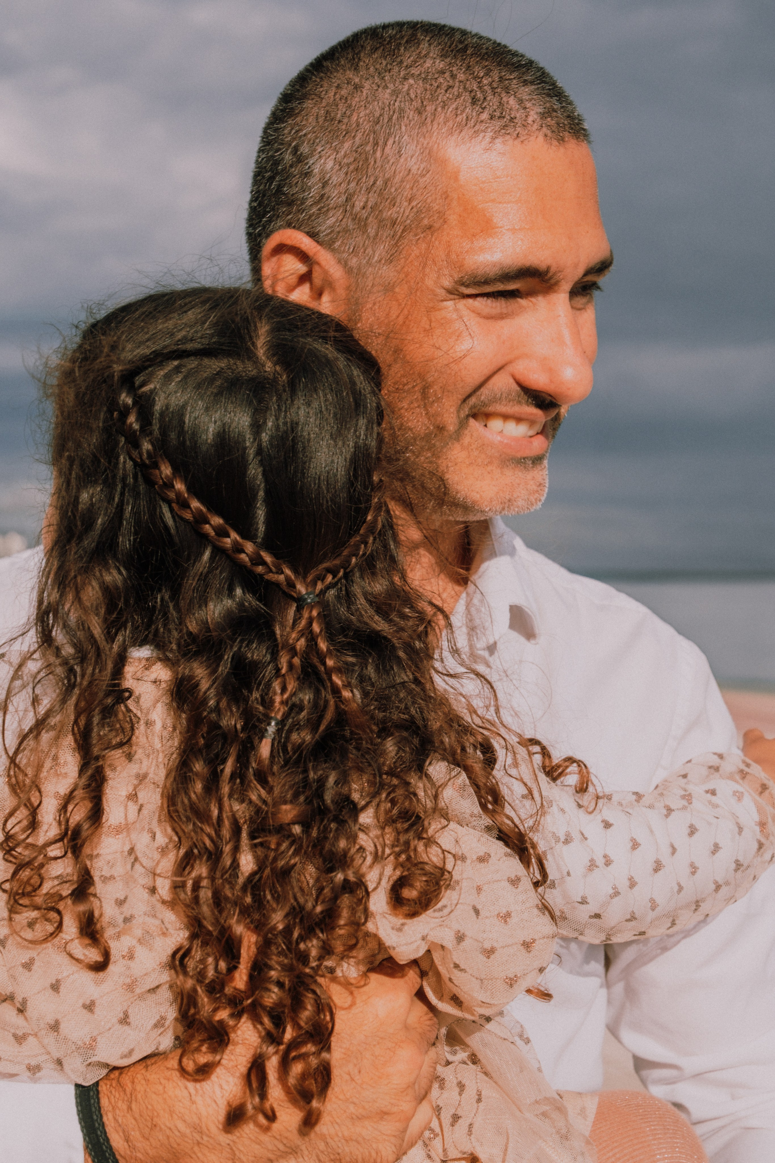 Sesión familiar en la playa. Fotografía profesional en Calafell - Elena Medvedeva