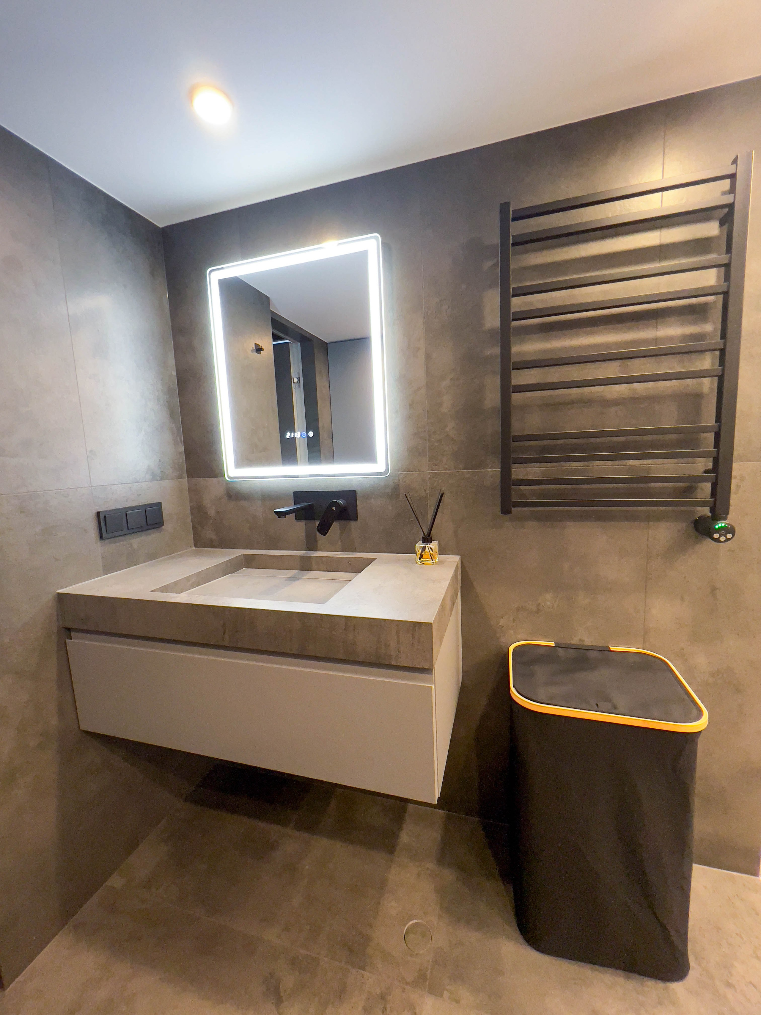 The apartment is on two levels. Fotograf Dmitrii Donets