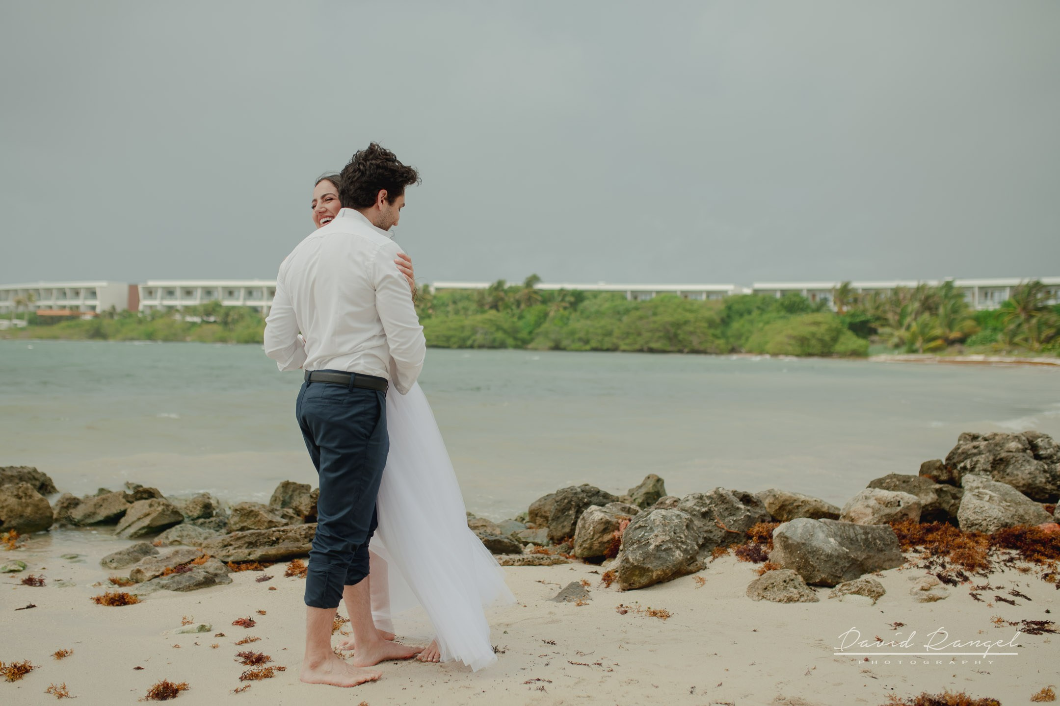 Trash the Dress. Destination wedding photographer based in Cancun and Riviera Maya with service worldwide