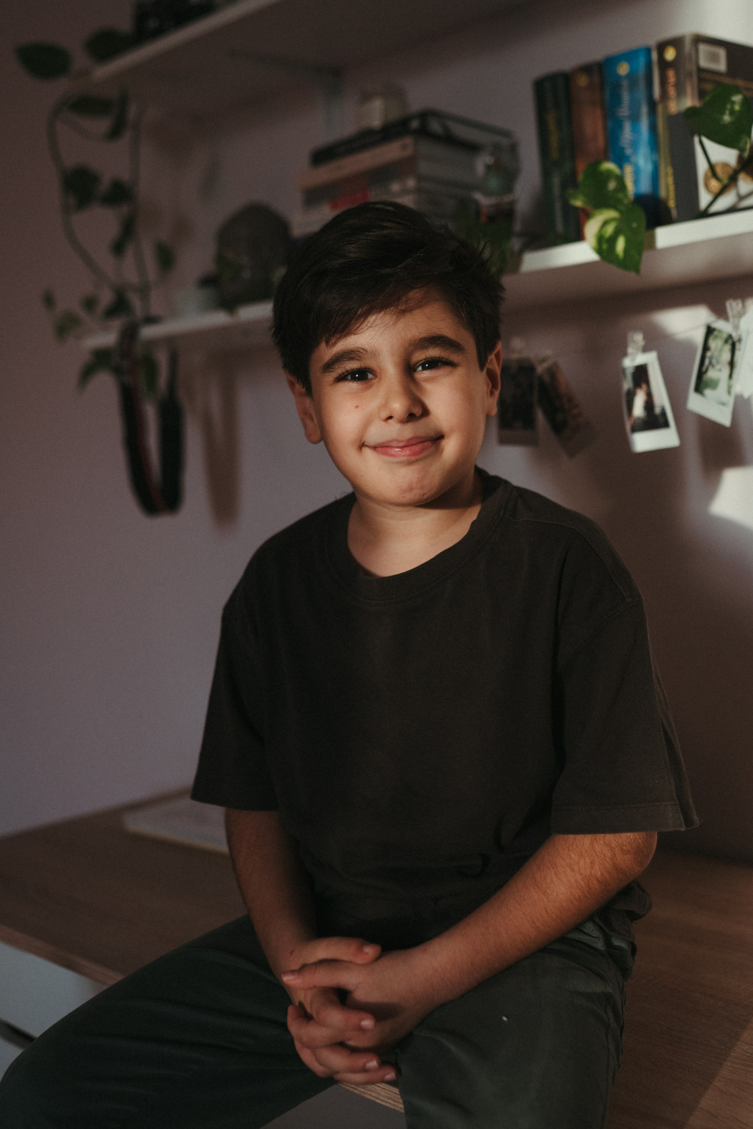 Seyrana, Raul and Rauf. Family photographer in Saudi Arabia