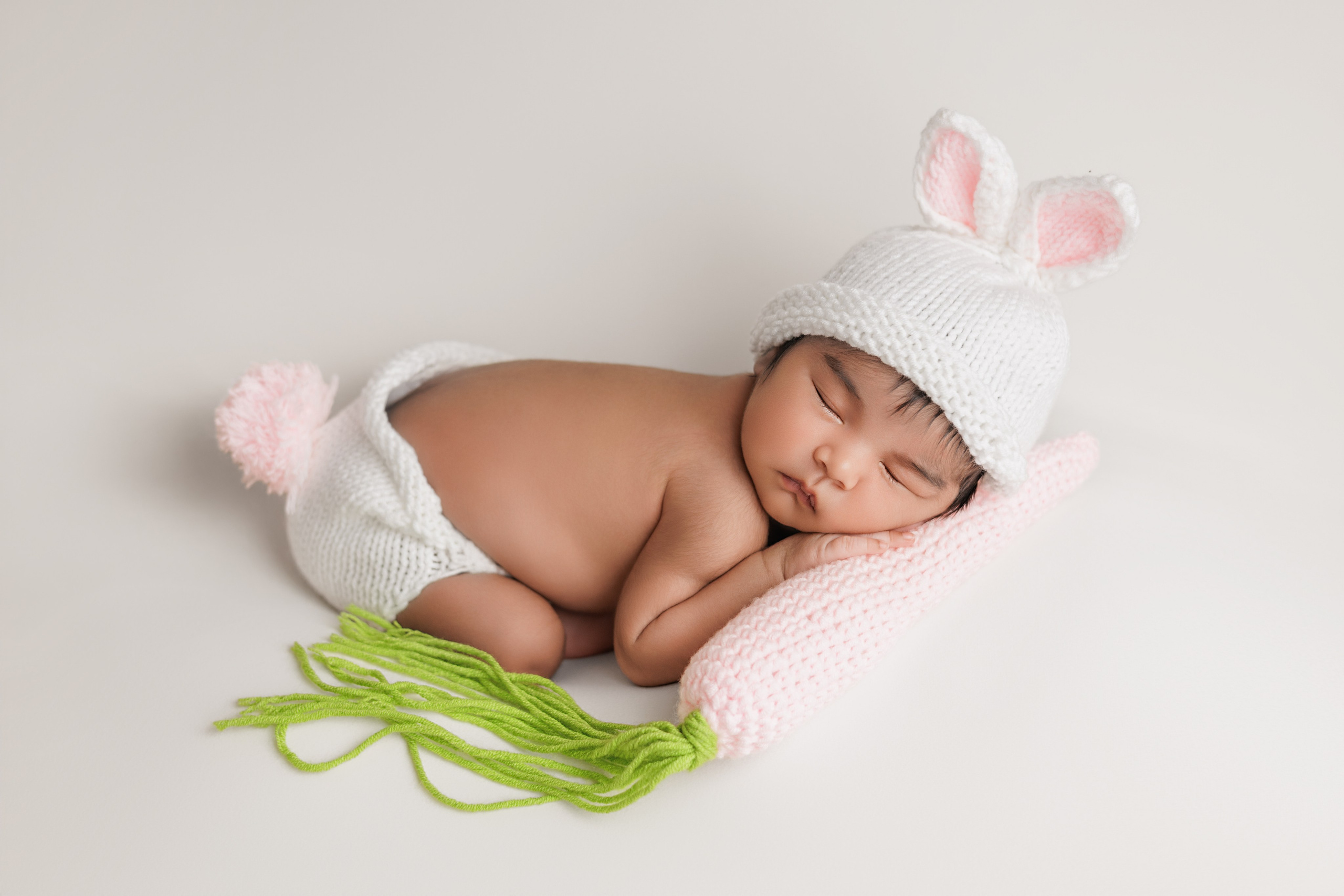 Newborn Classic. Mary Newborn Photo