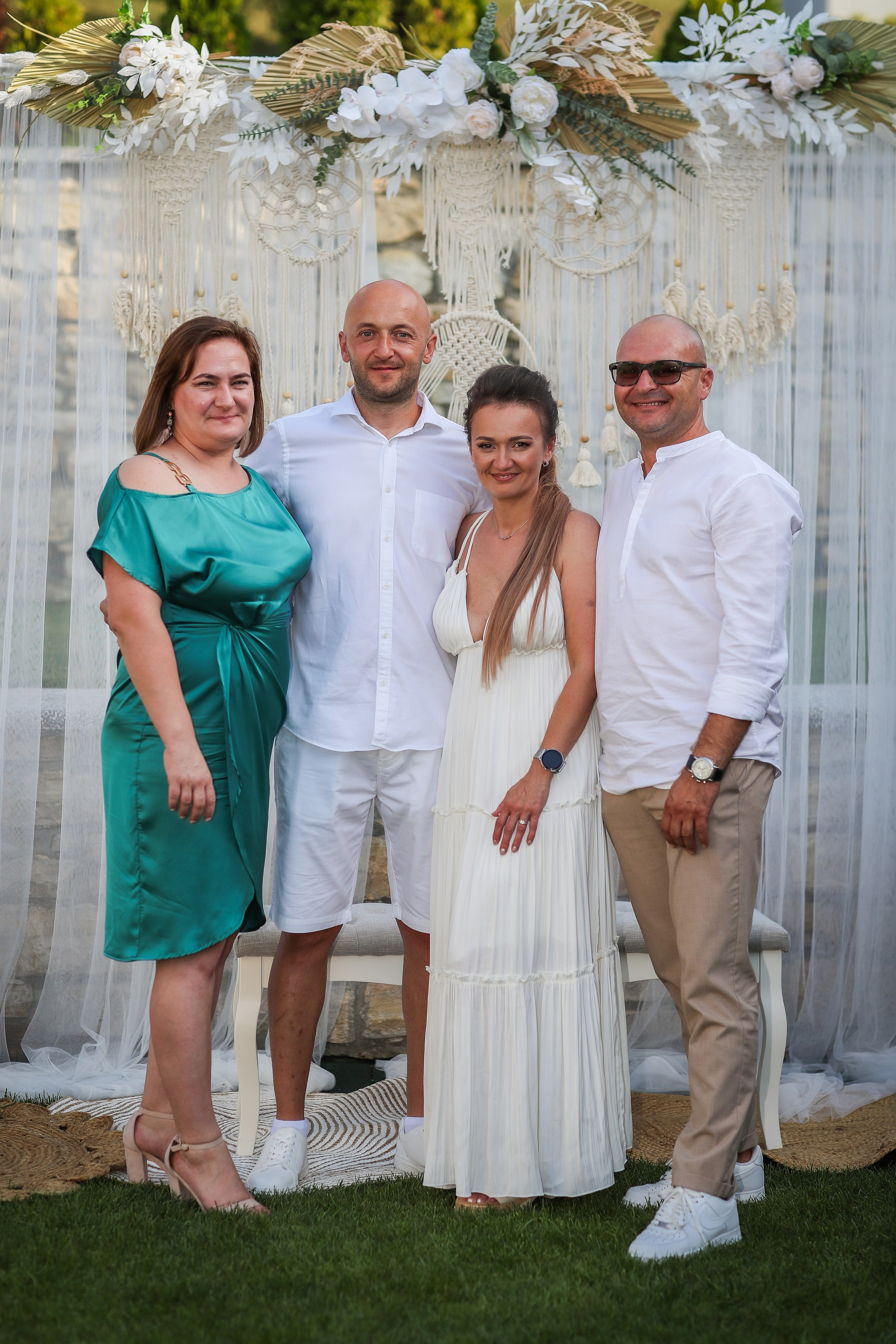 Nunta Cosmin și Simona de la La Moșu a fost exact genul de eveniment care demonstrează cât de frumoasă poate fi o nuntă în aer liber. Rares Bucur is a professional wedding photographer based in Cluj-Napoca, Romania, specializing in wedding photography