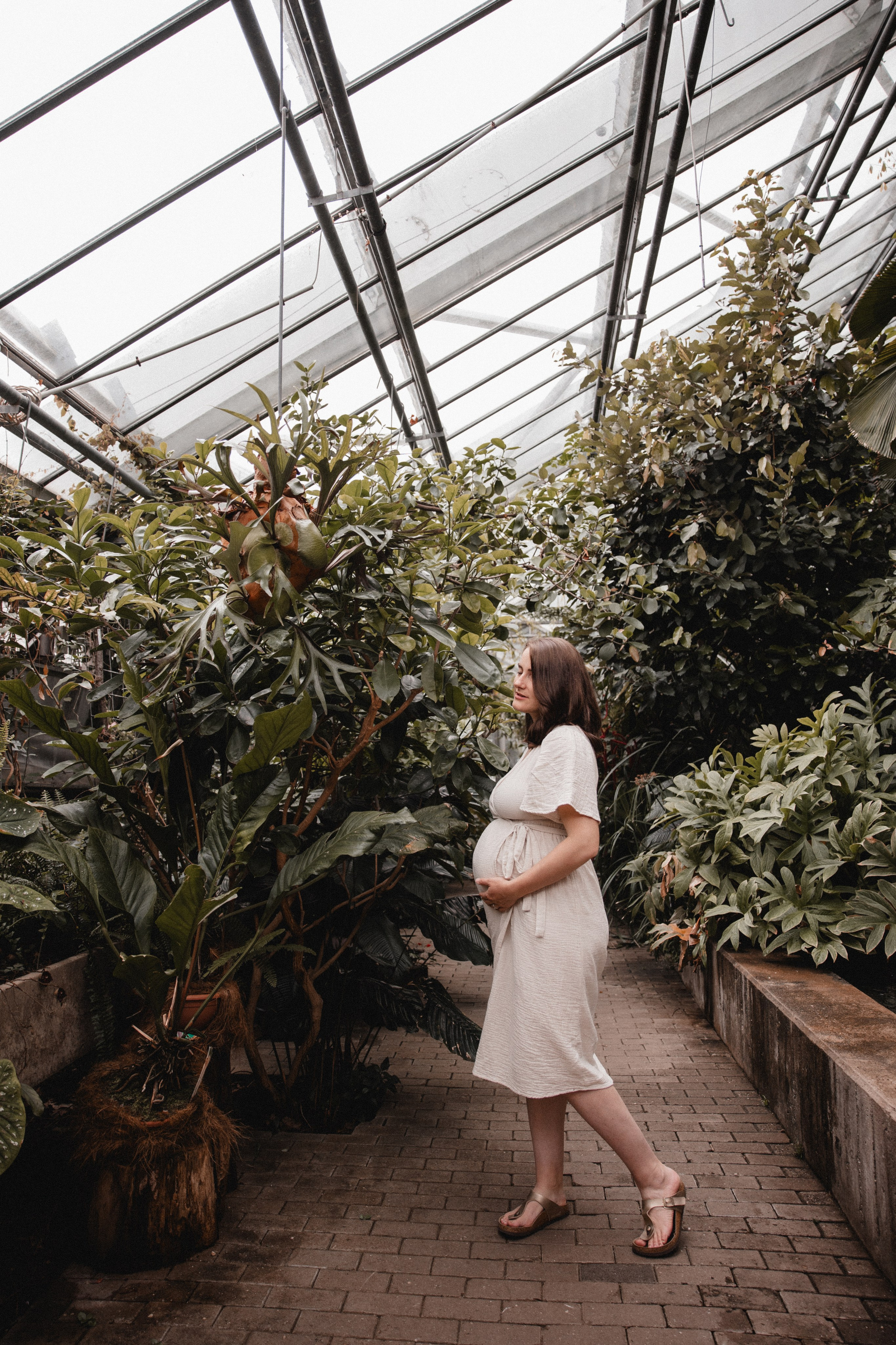 Babybauch Shooting im Botanischen Garten Bochum | Reiche Fotografie. Hochzeitsfotografin Bochum | Halyna Reiche Fotografie NRW