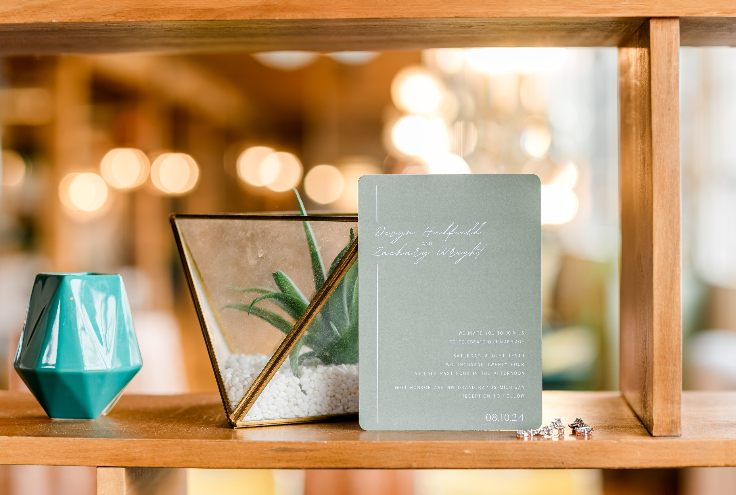 Bold & Eclectic Wedding at The Cheney Place | Grand Rapids Wedding Photographer. Alexandria Danielle Photography | Fort Wayne & Indianapolis Wedding Photographer