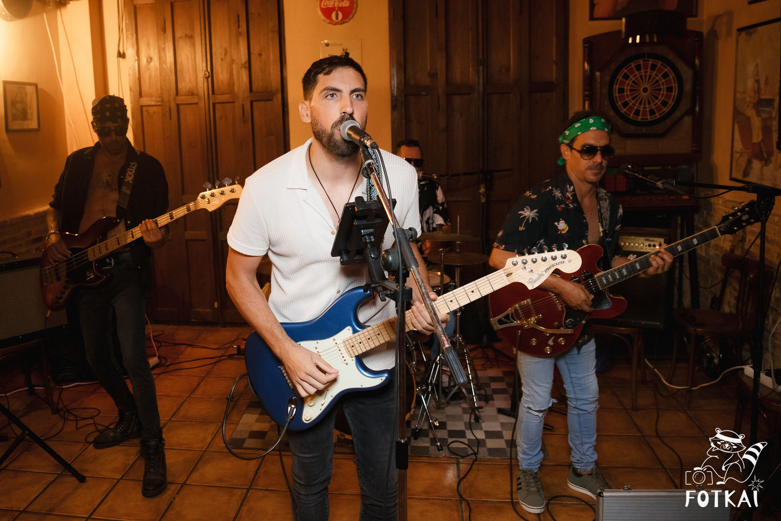 Stones of the Coast en Café Aljibe Rojales: Reportaje fotográfico 30.08.25 | FOTKAI