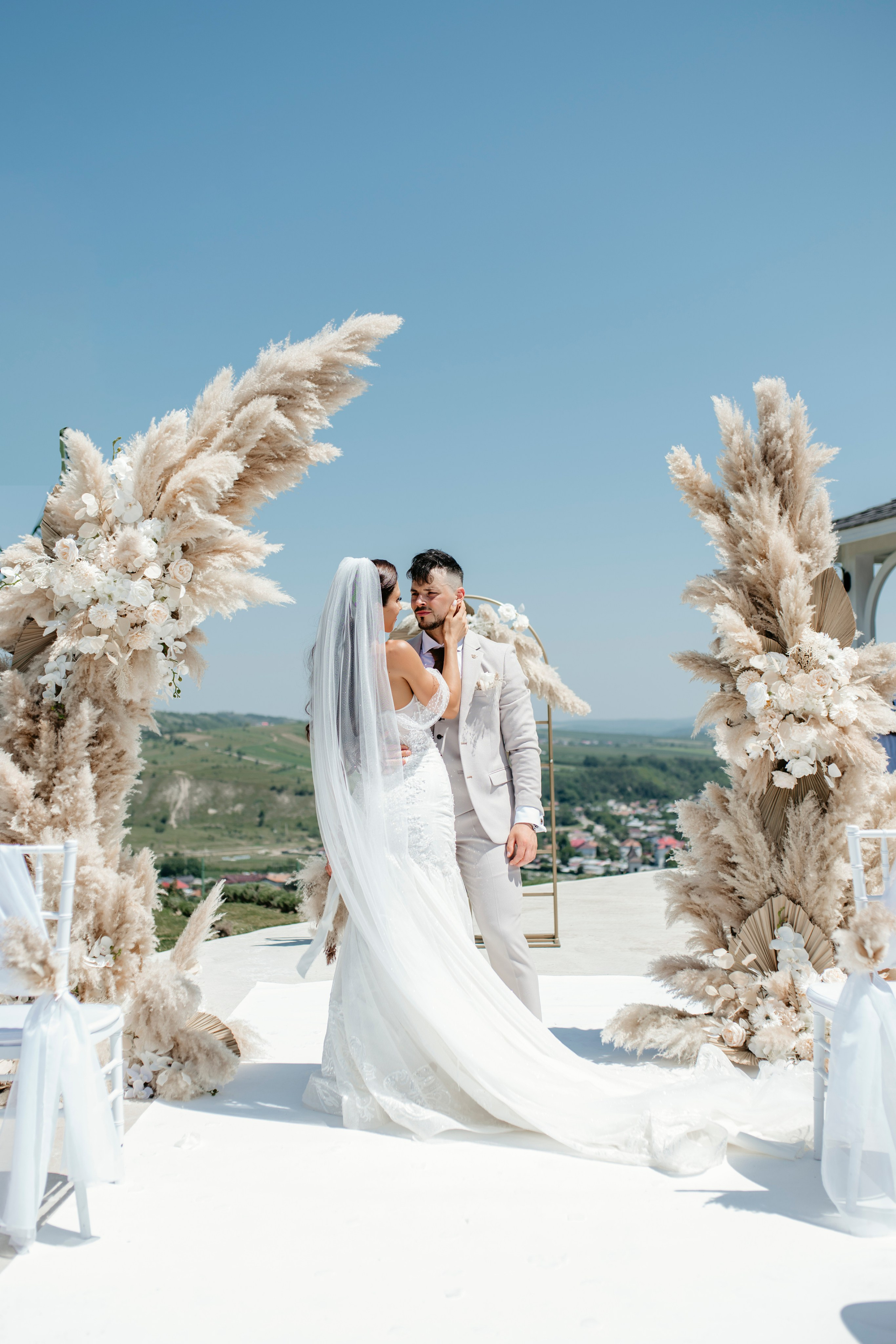 Larisa & Cosmin. Fotograf si Videograf | Nuntă-Botez
